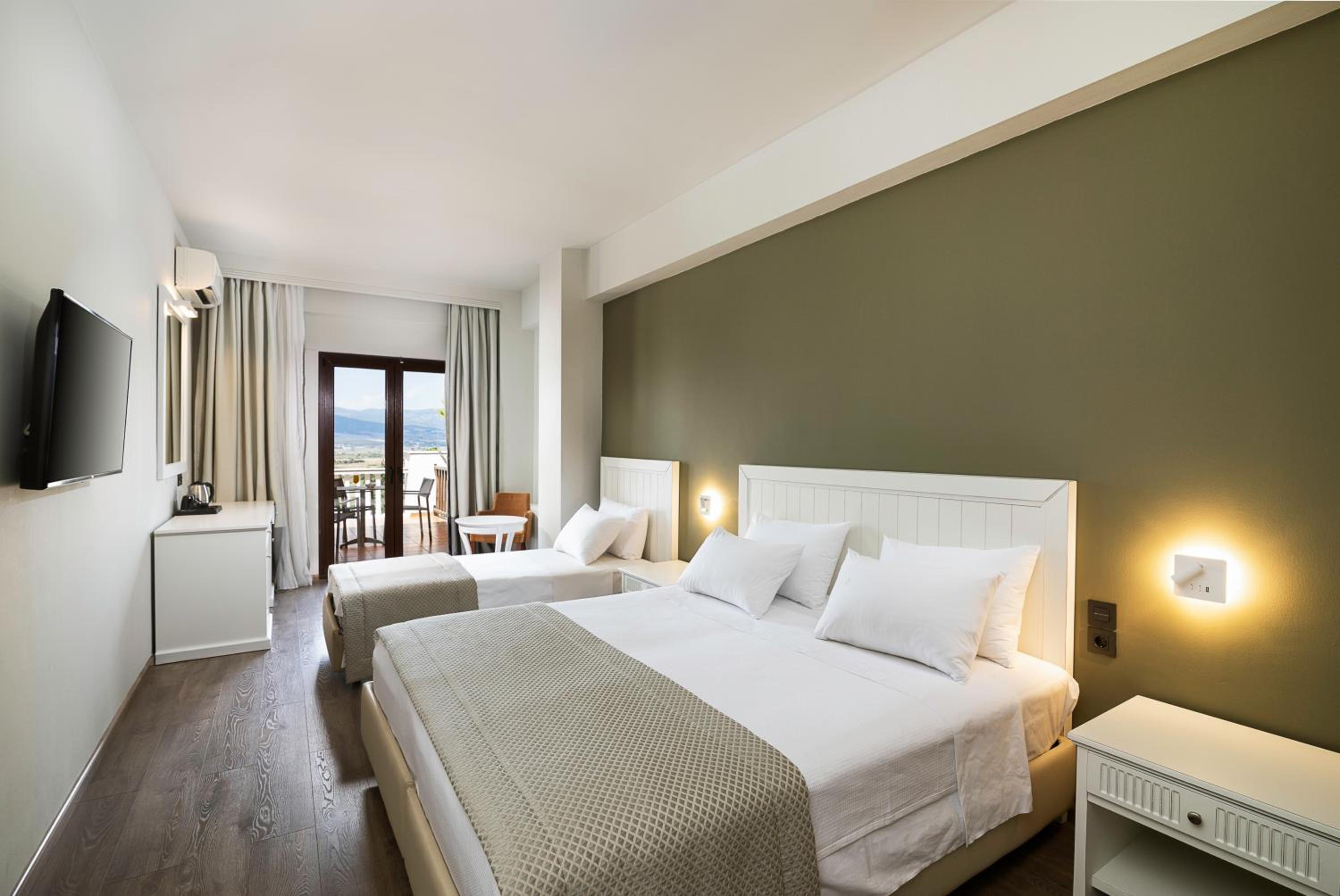 Triple Room - Photo 1