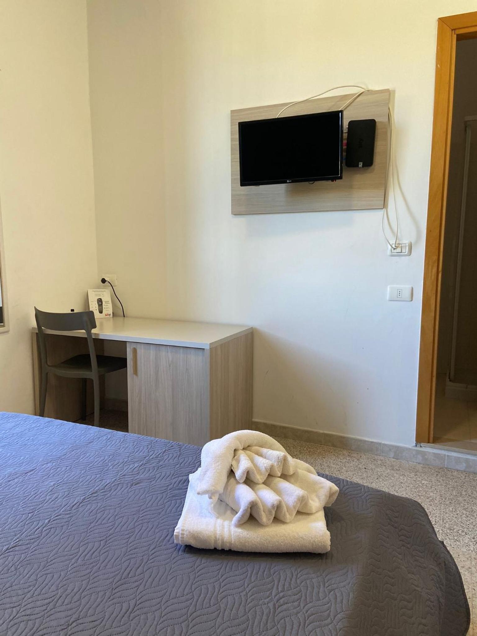Double or Twin Room - Photo 1