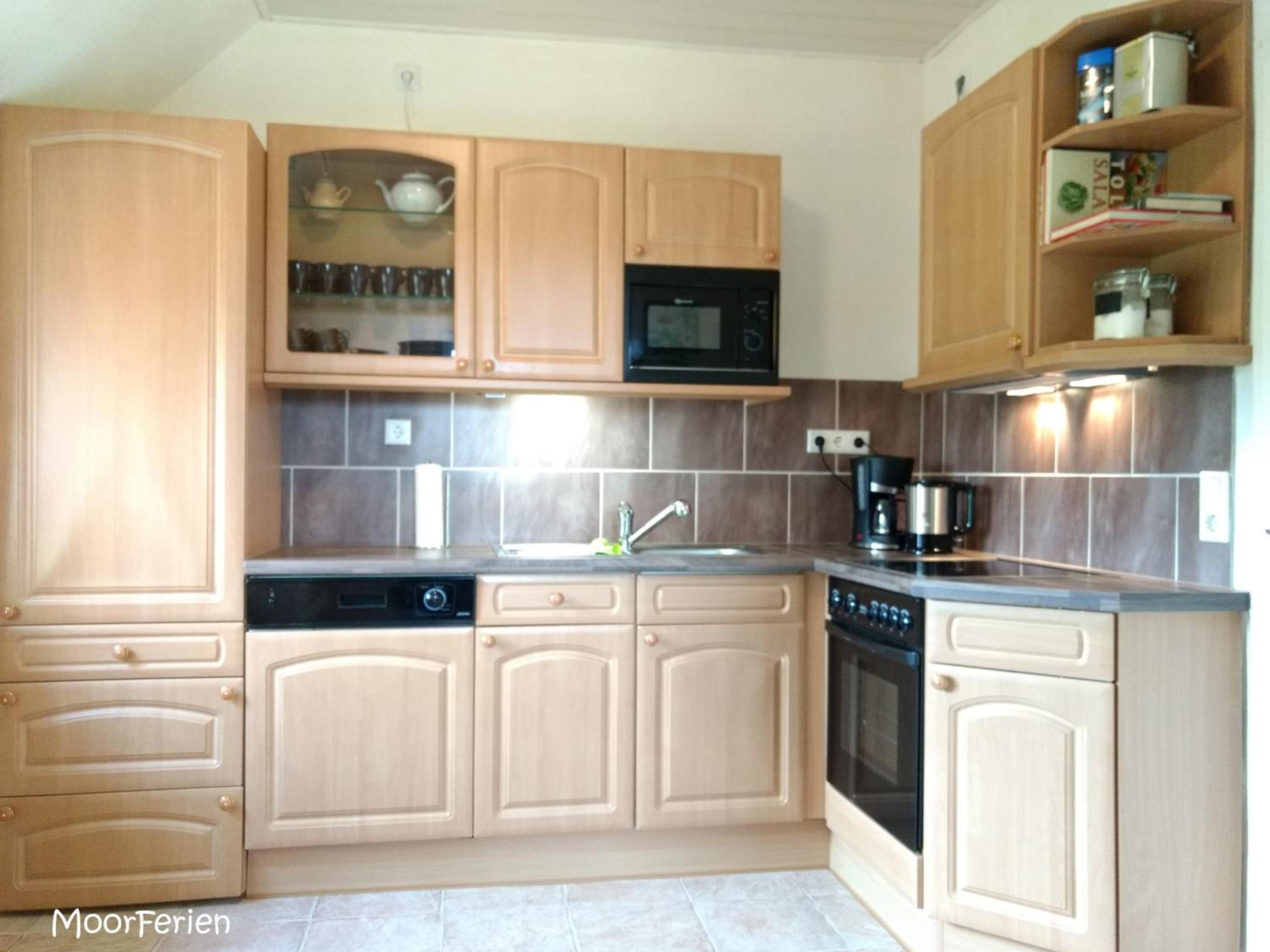 Three-Bedroom House photo 3