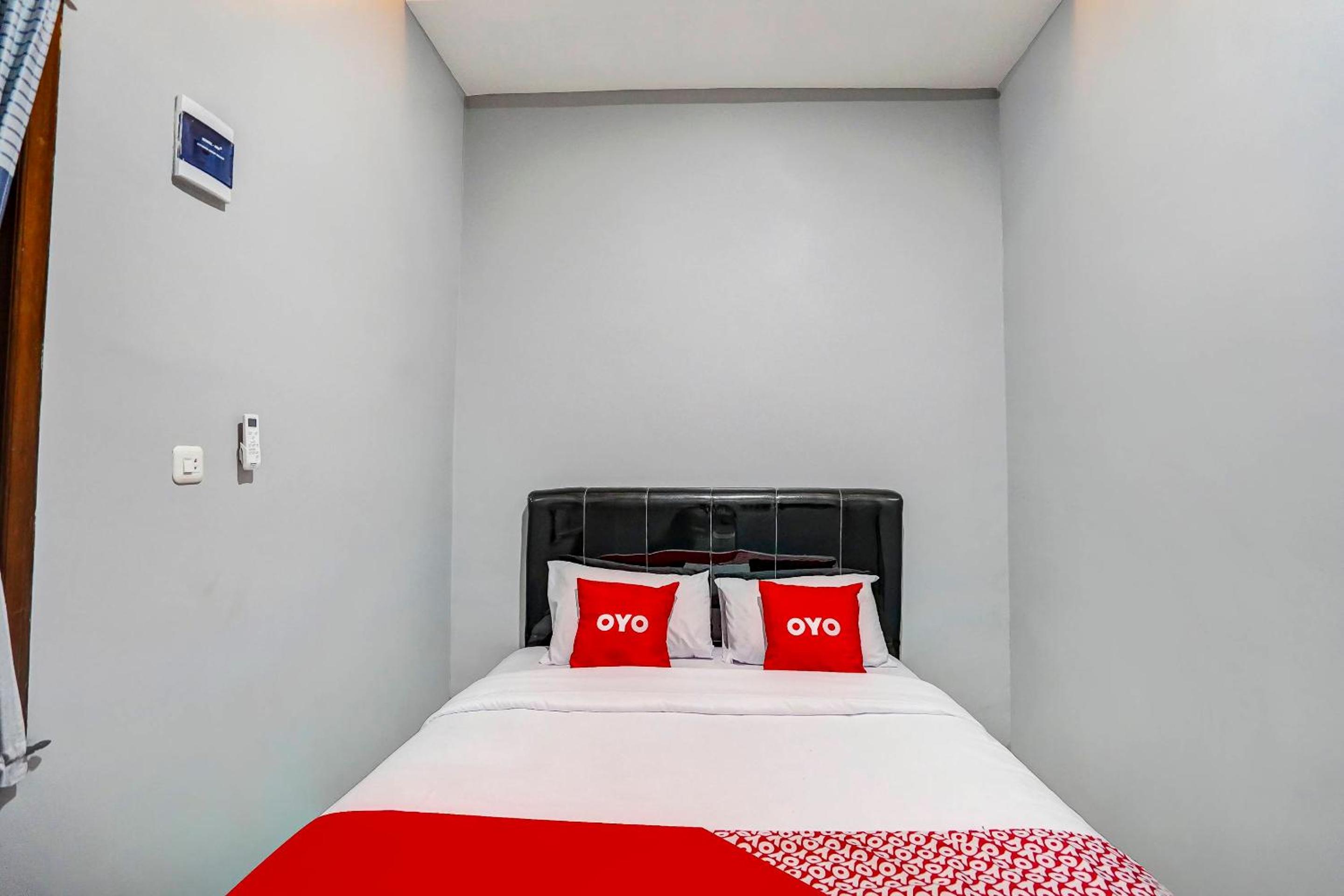 Standard Double Room - Photo 16