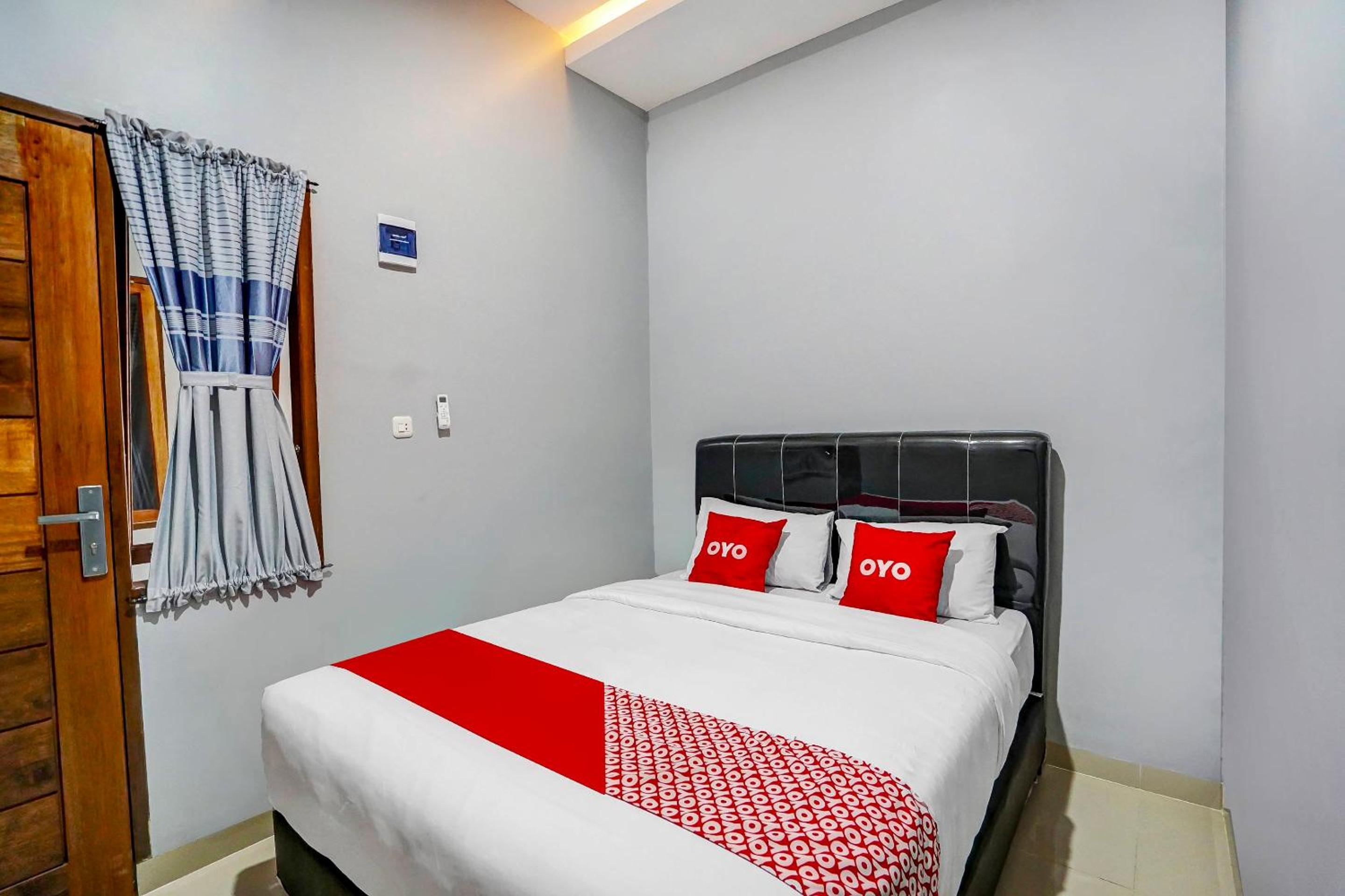 Standard Double Room - Photo 9