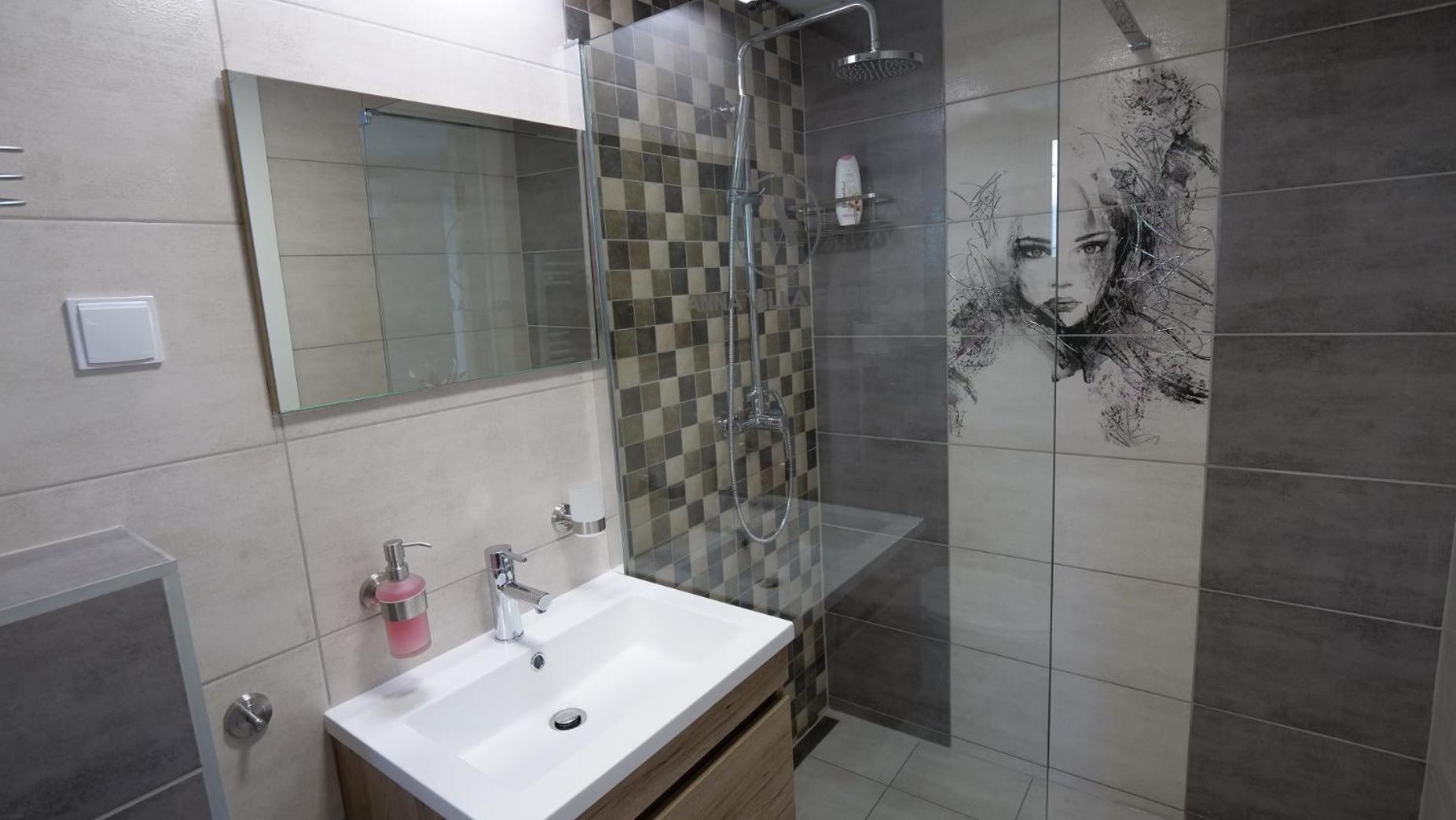 Standard Double or Twin Room photo 2