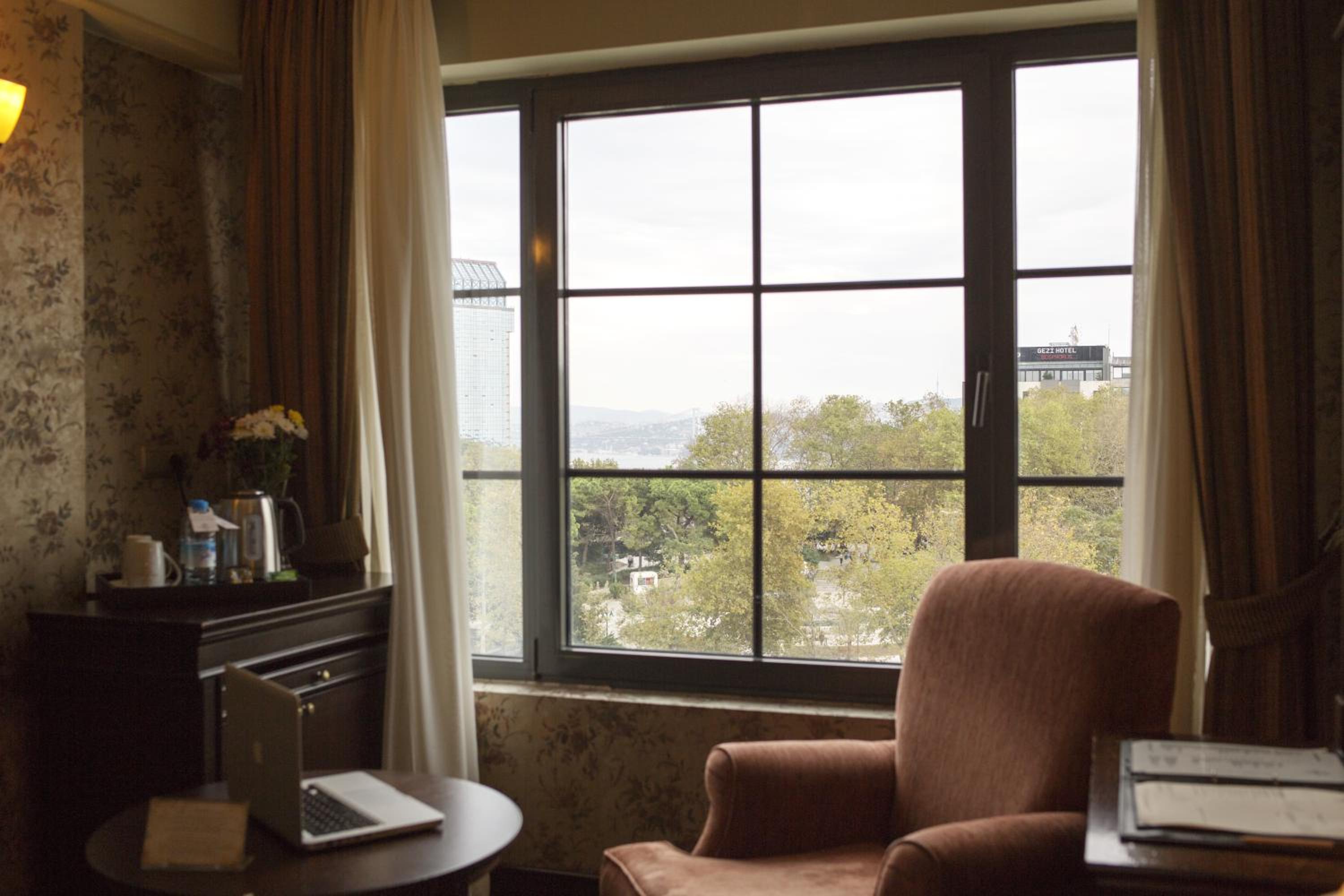 Deluxe Double Room with Park View photo 2