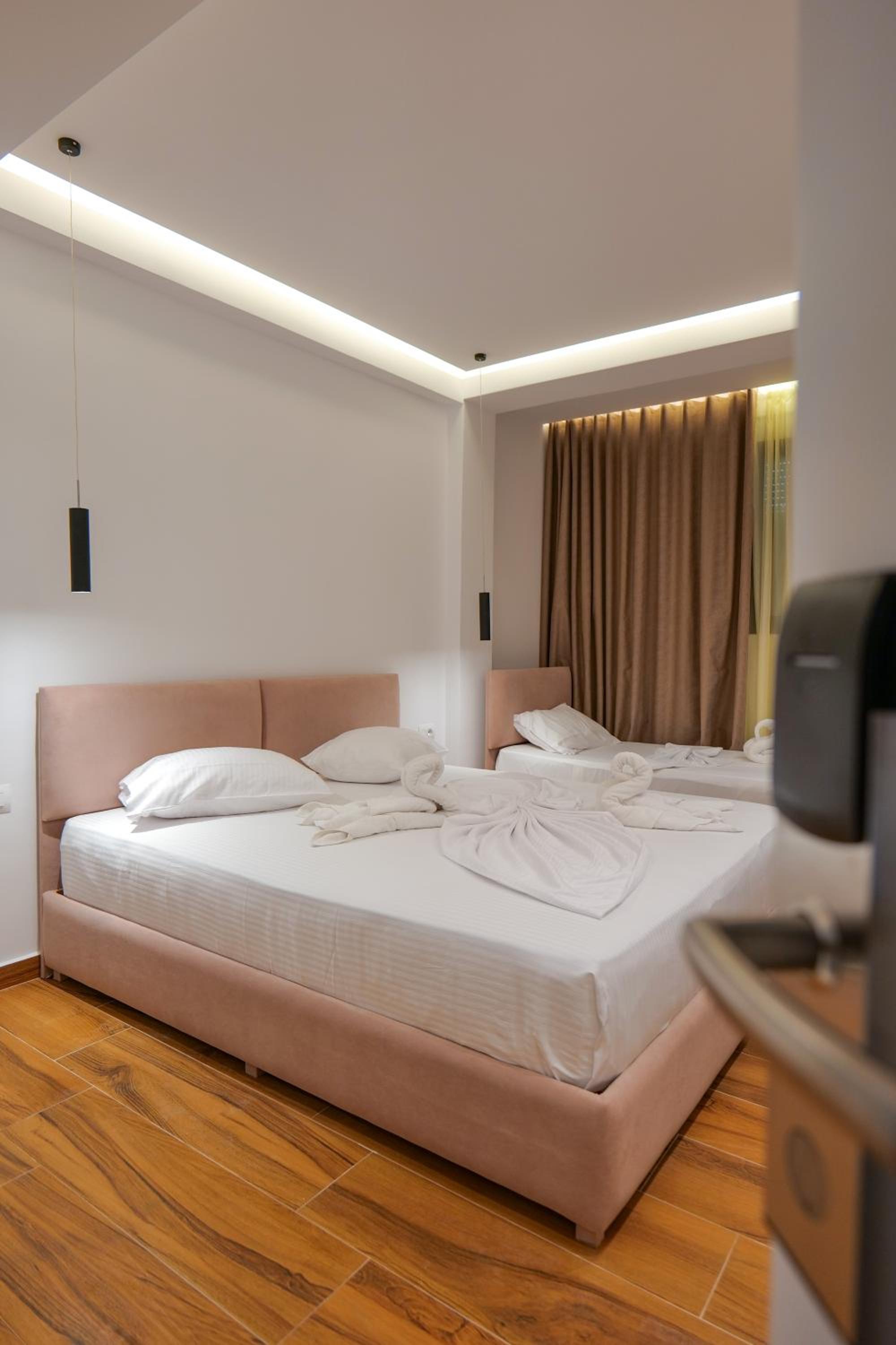 Economy Triple Room photo 1
