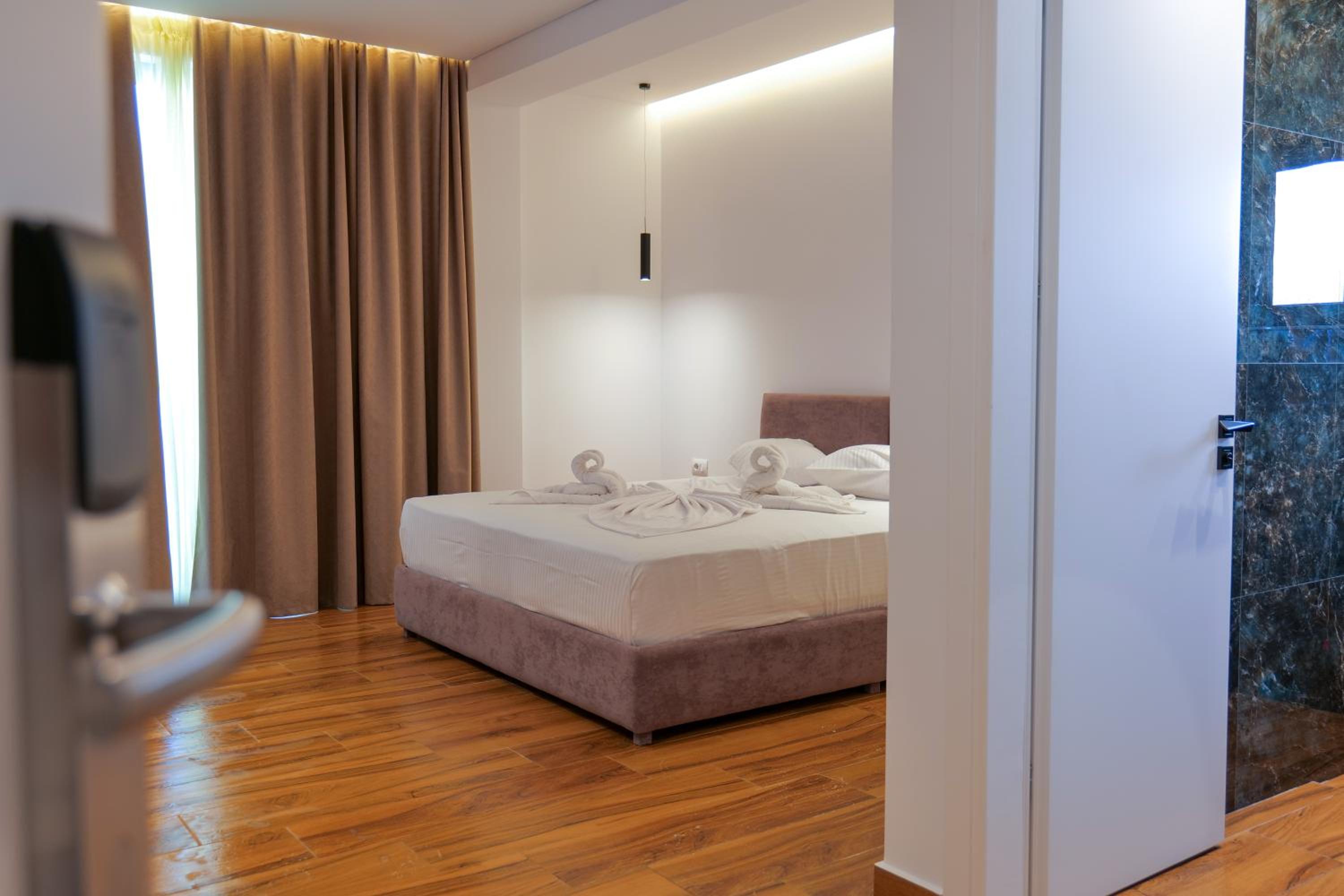 Standard Double Room with Balcony photo 2