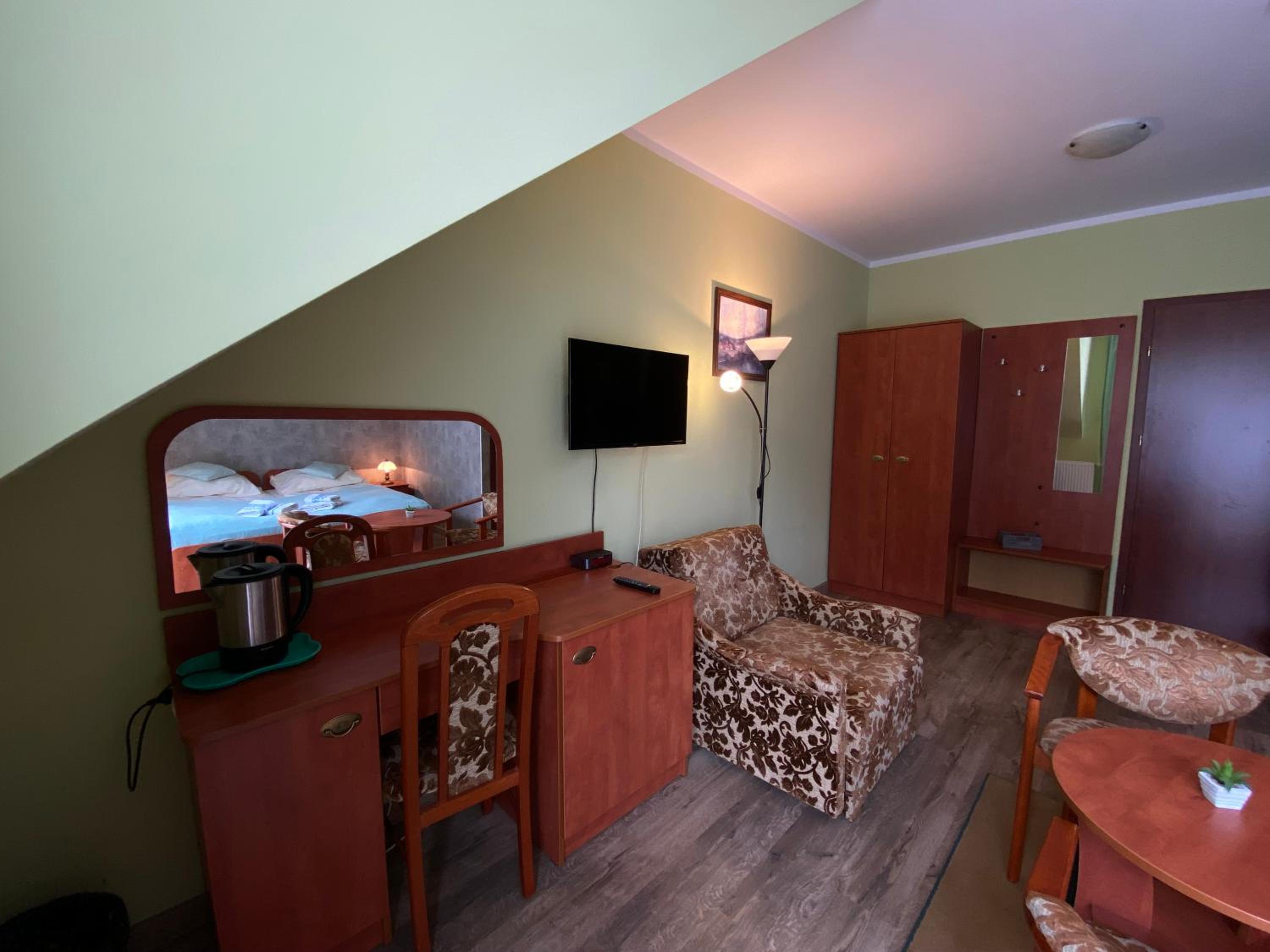 Twin Room with Bathroom photo 2