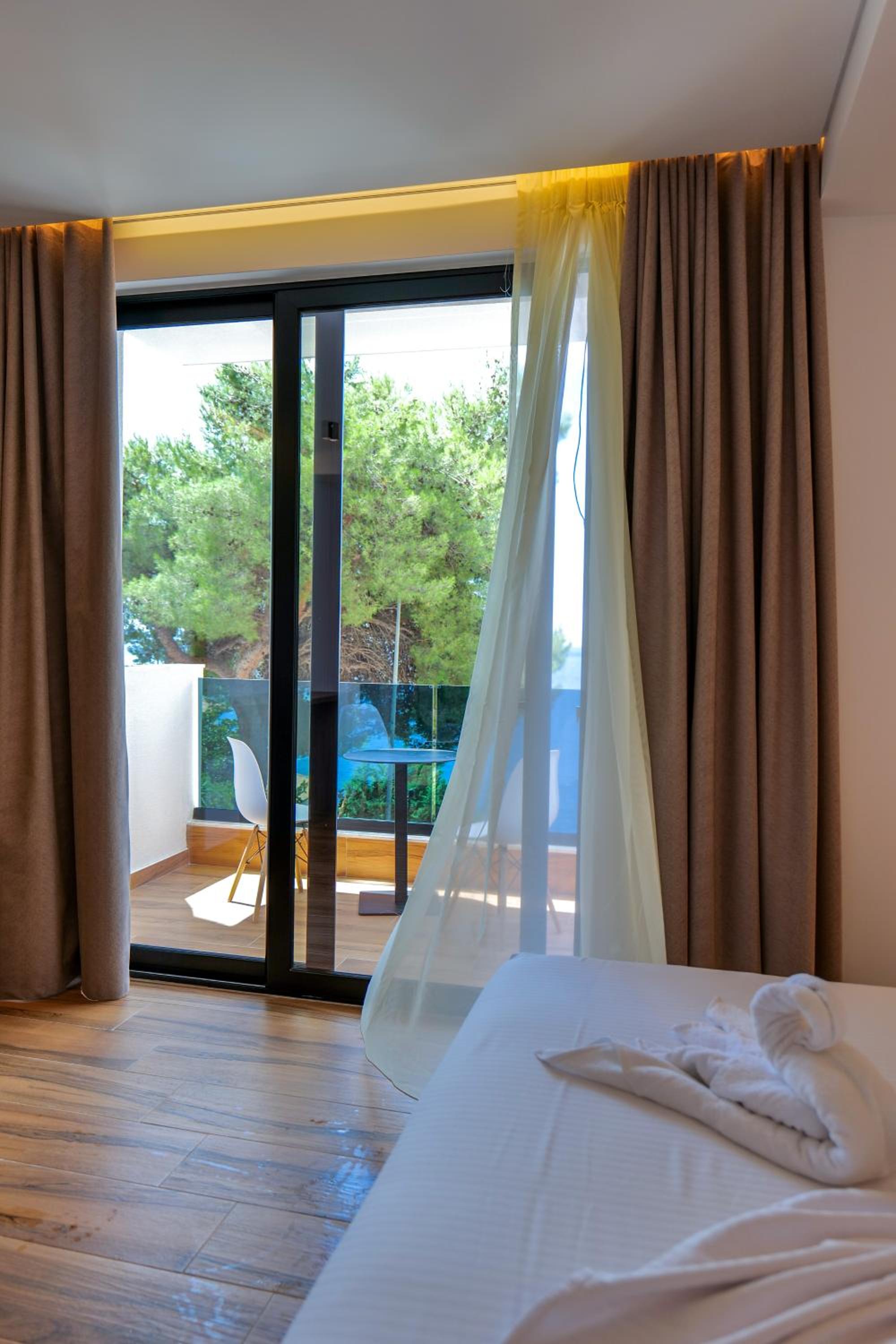 Standard Double Room with Balcony photo 3