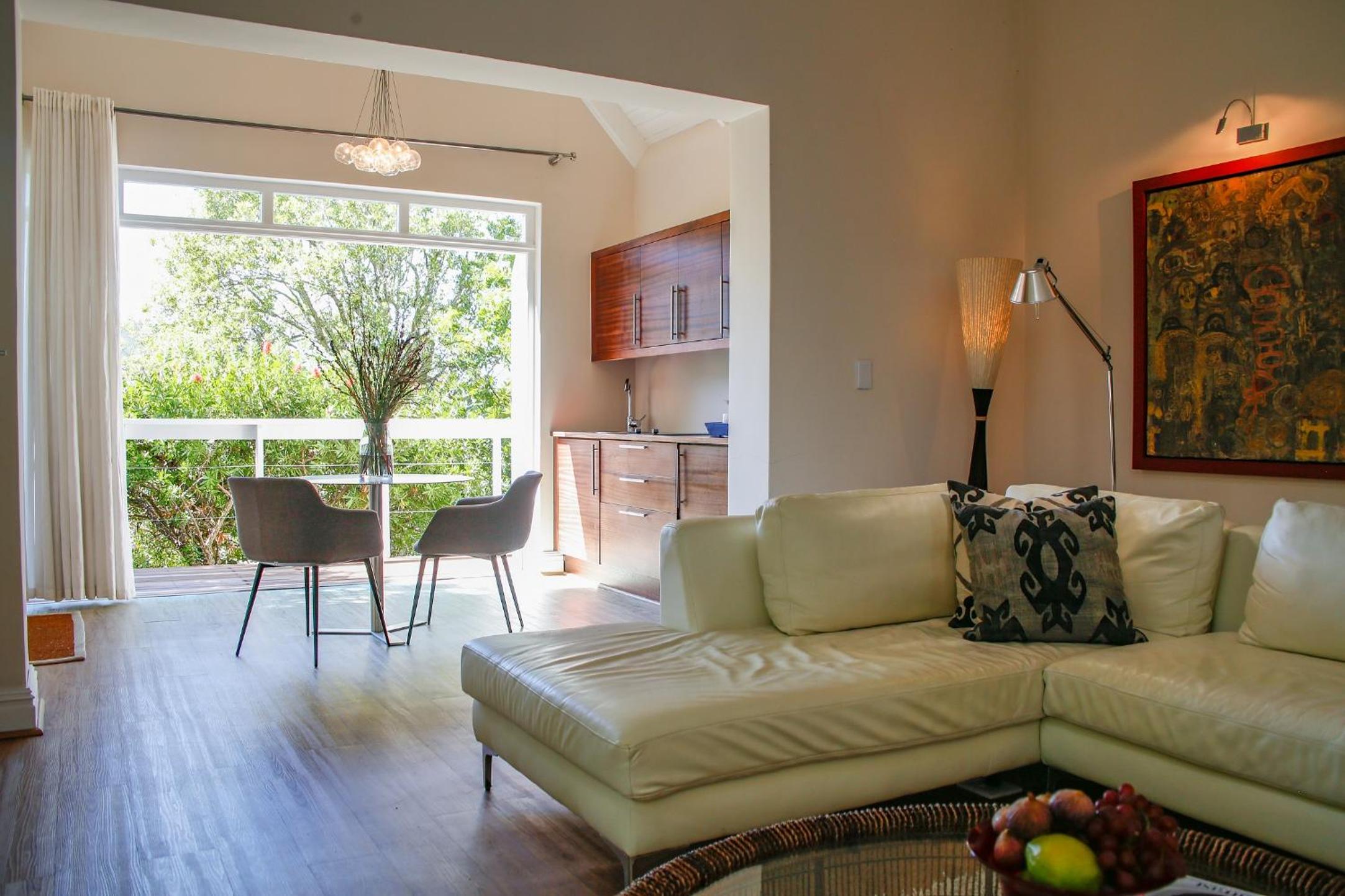 Suite - Photo 3