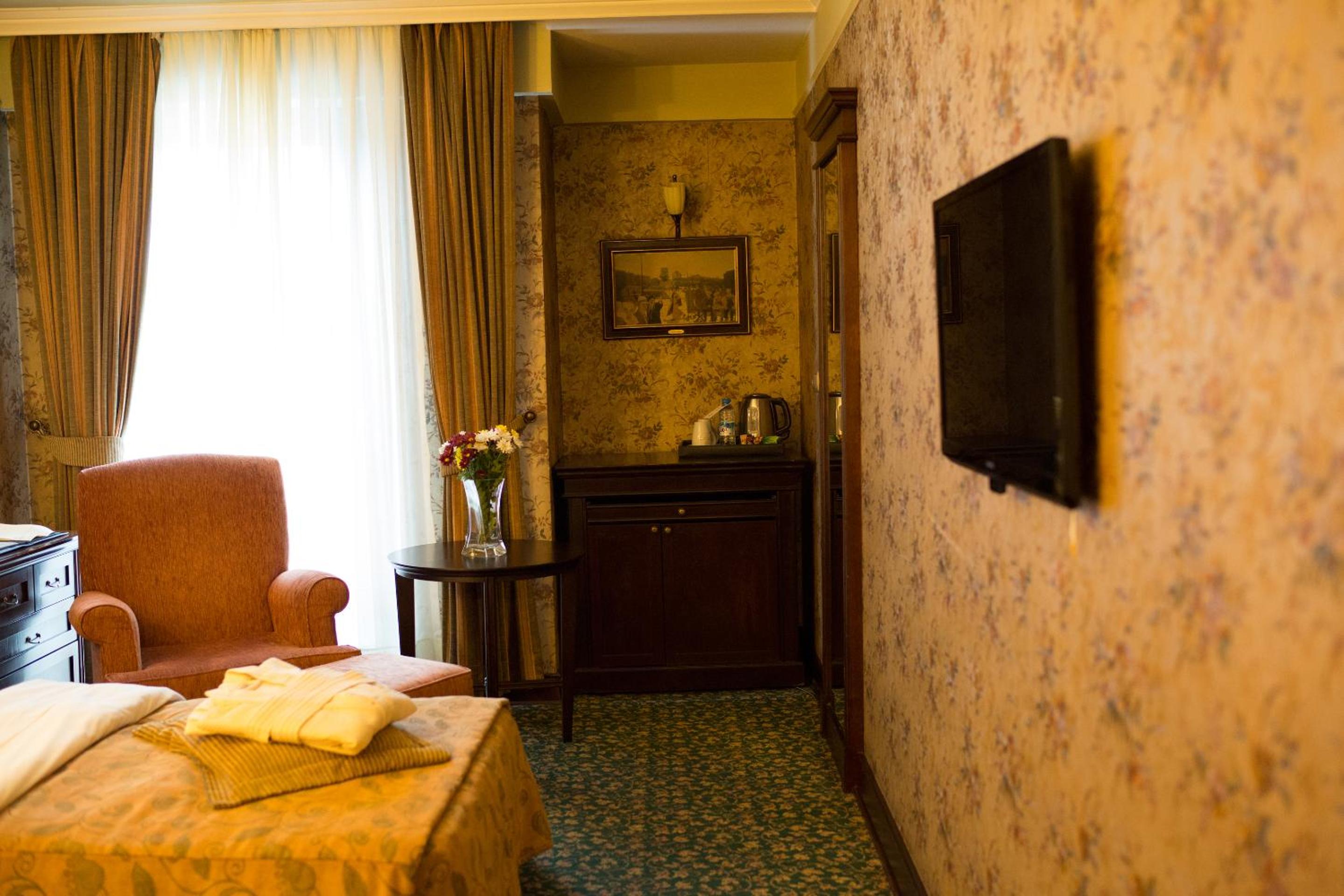 Deluxe Twin Room with Park View photo 1