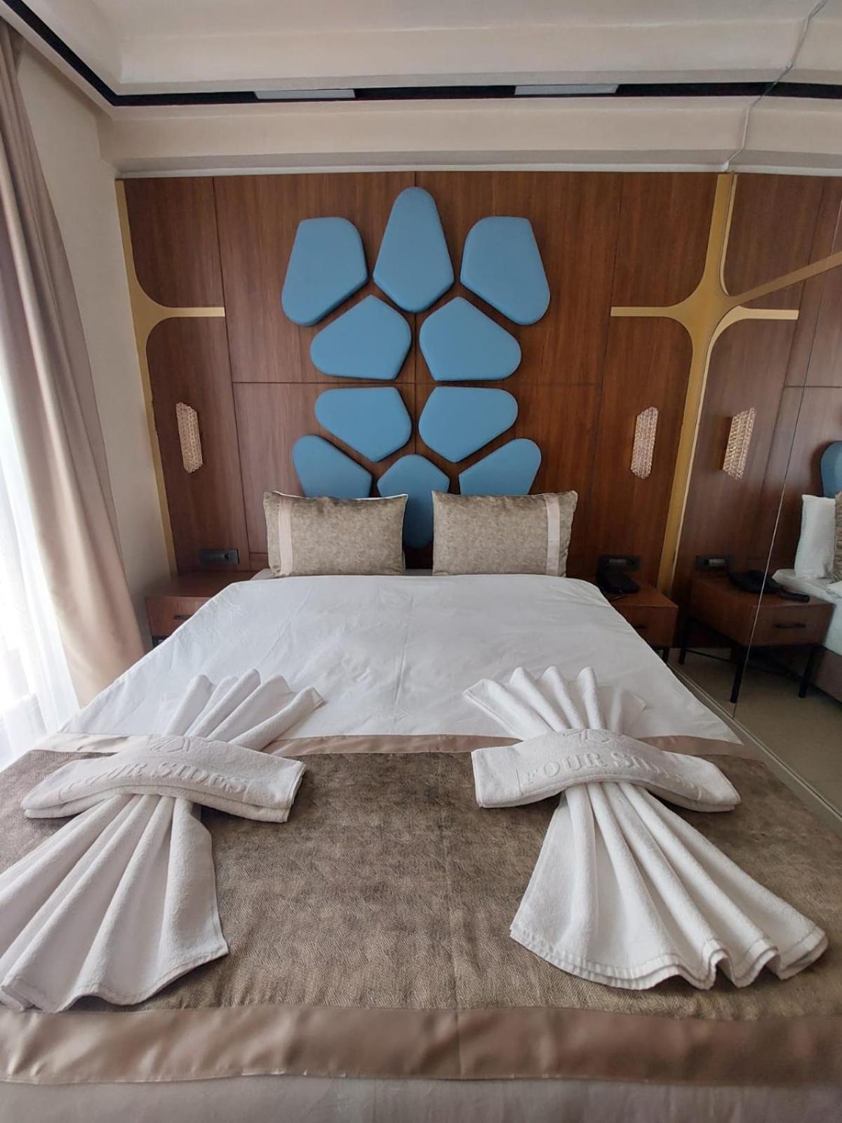 Deluxe Double Or Twin Room With Balcony photo 3