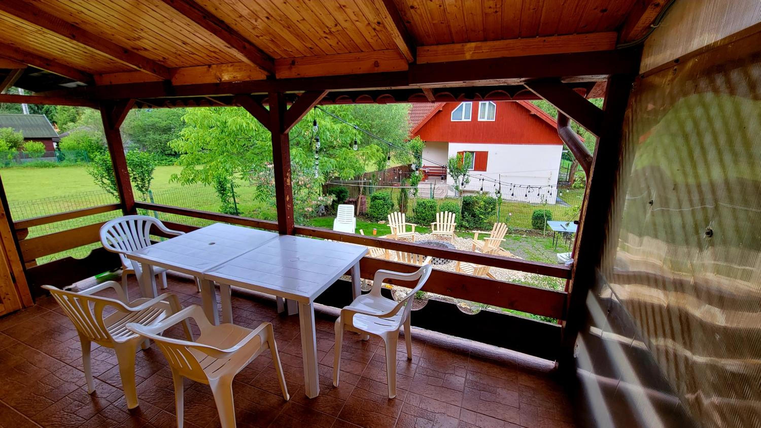 Three-Bedroom House - Photo 3
