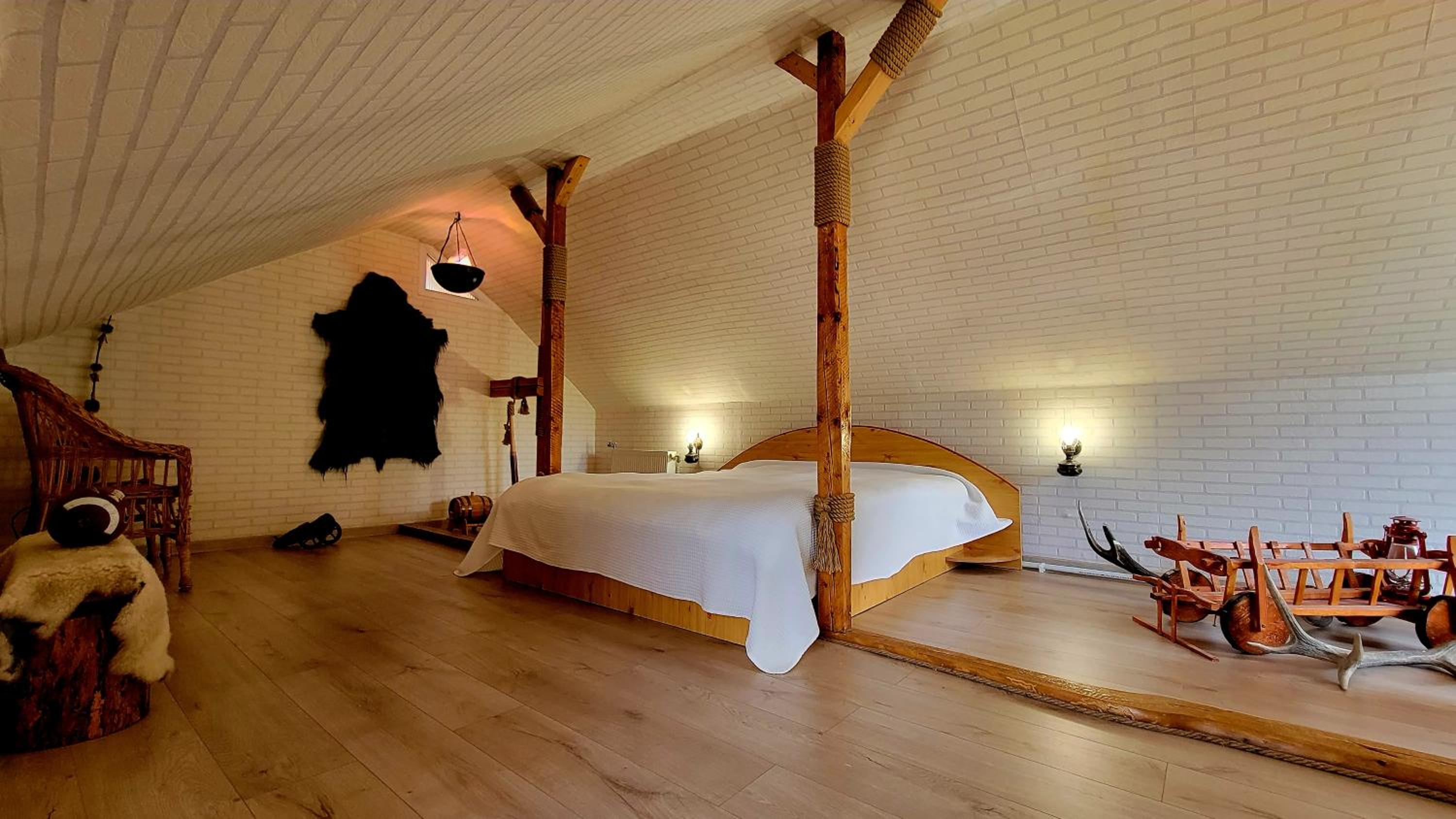Three-Bedroom House - Photo 4