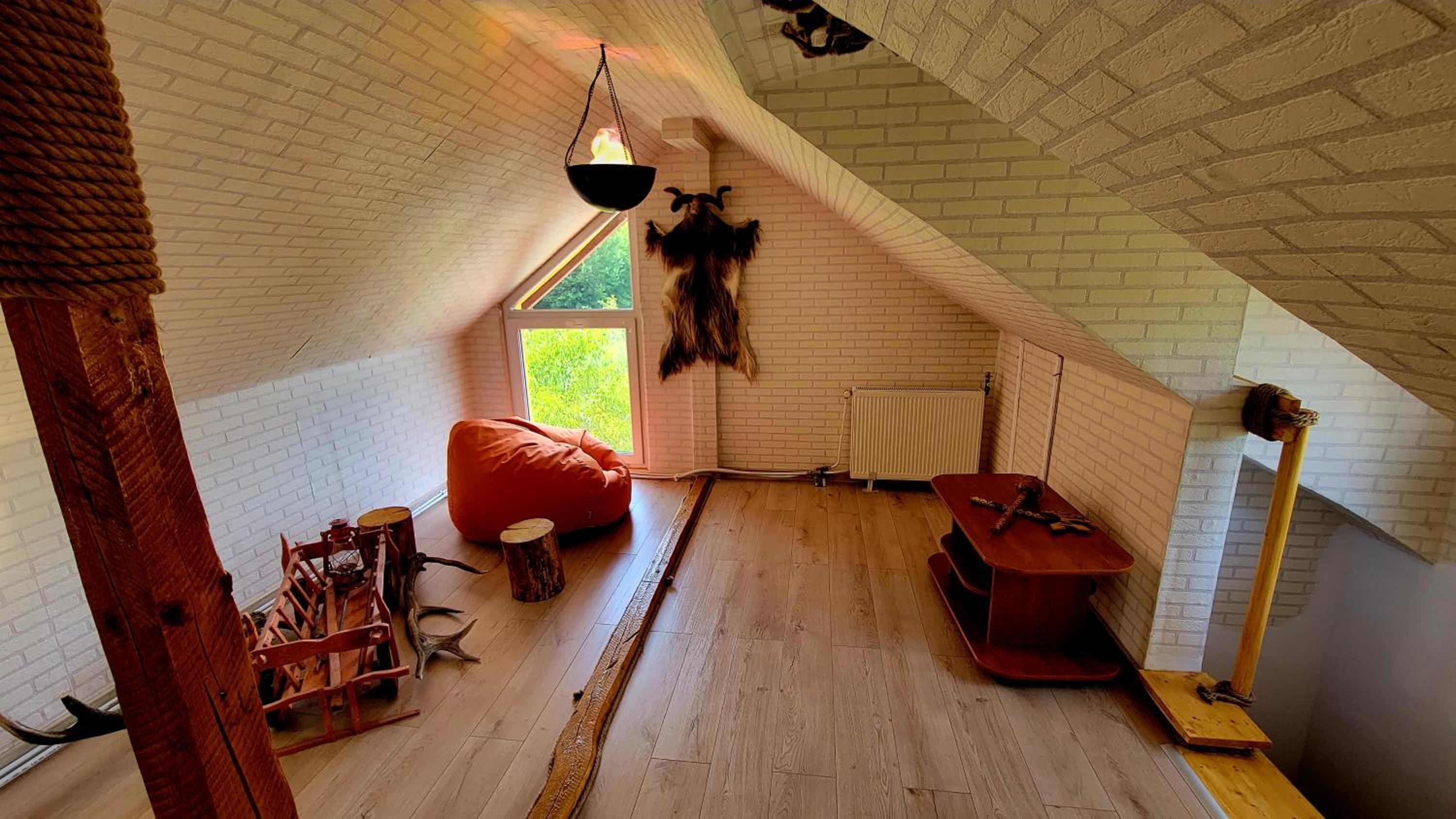 Three-Bedroom House - Photo 20