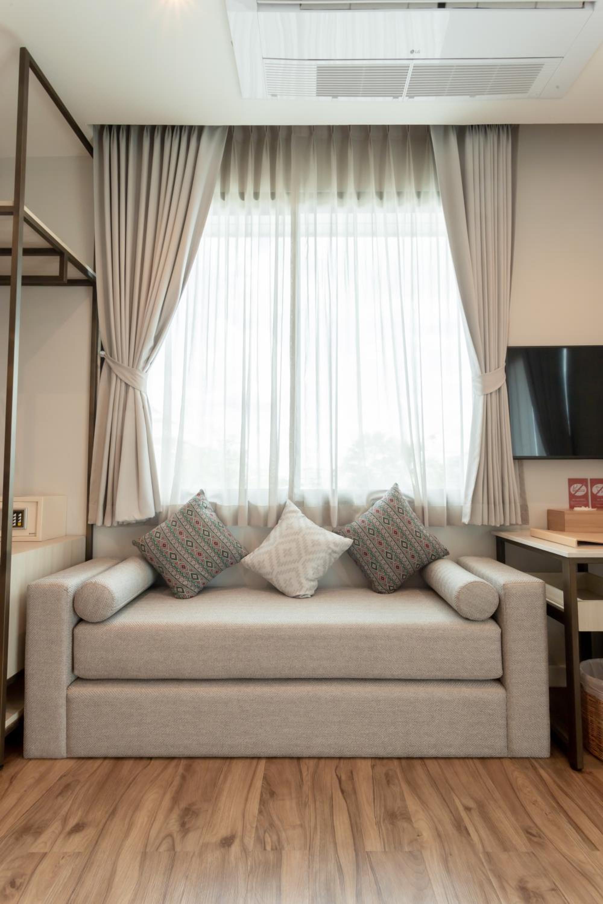 Deluxe Room - Photo 10