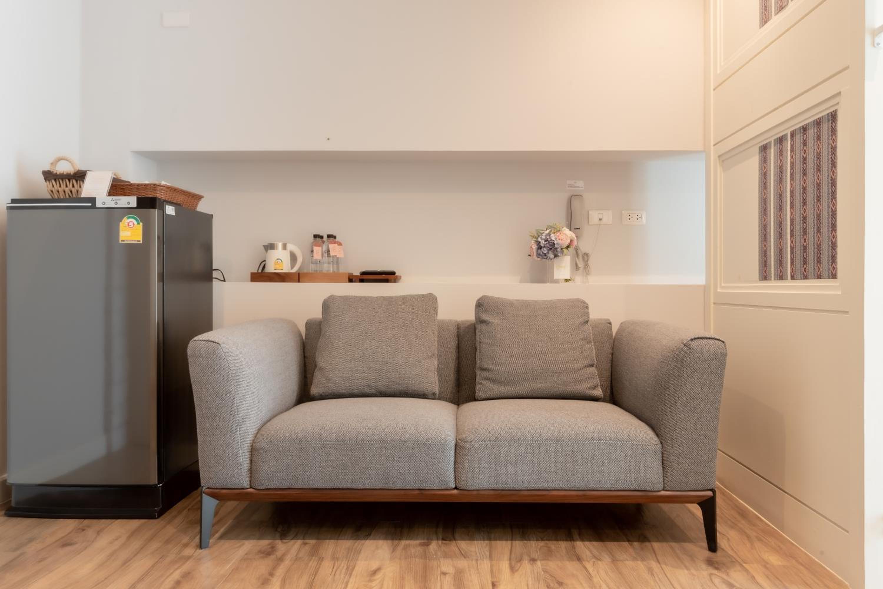 Superior Family Room - Photo 14