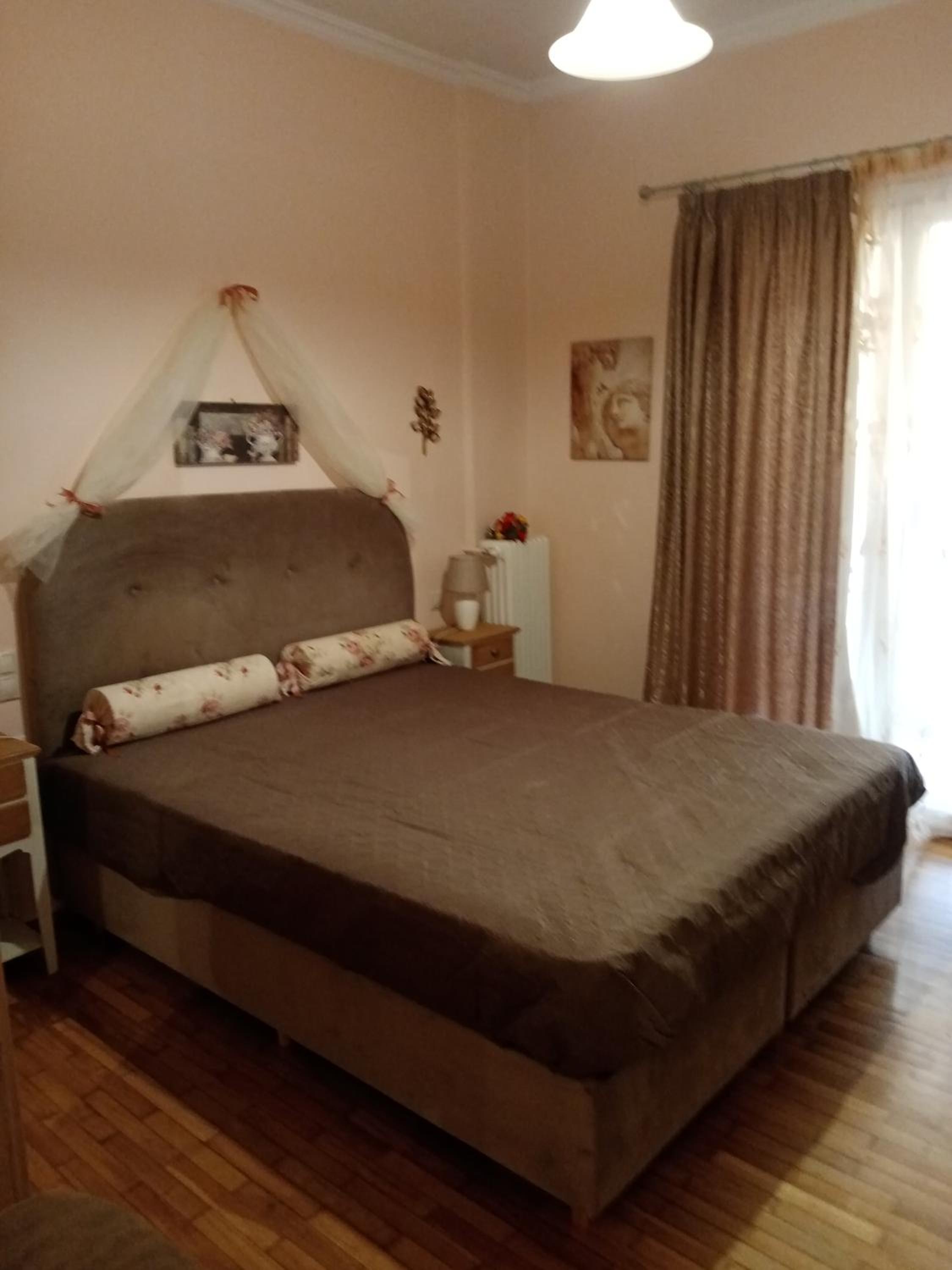 One-Bedroom Apartment - Photo 7