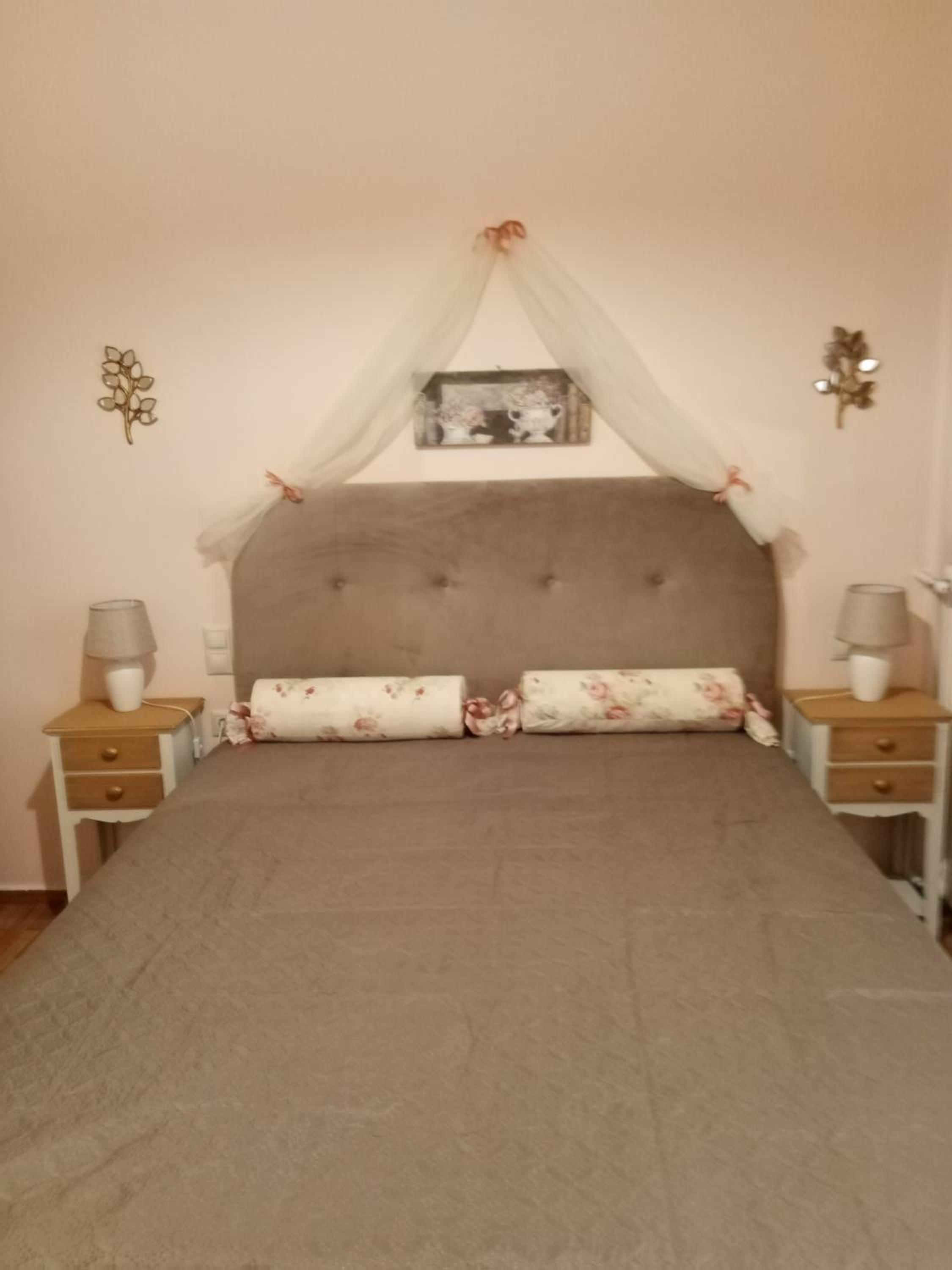 One-Bedroom Apartment - Photo 8