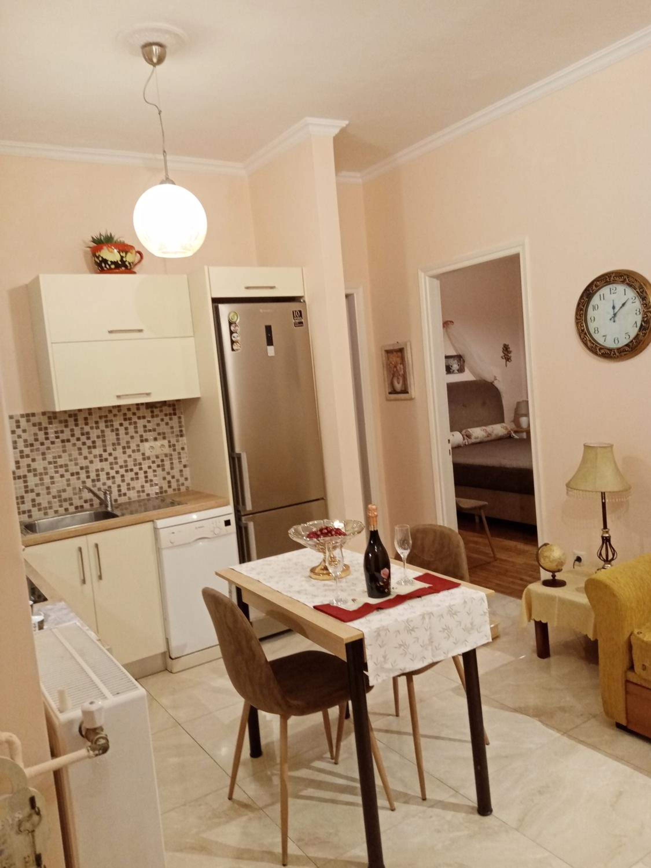 One-Bedroom Apartment - Photo 10