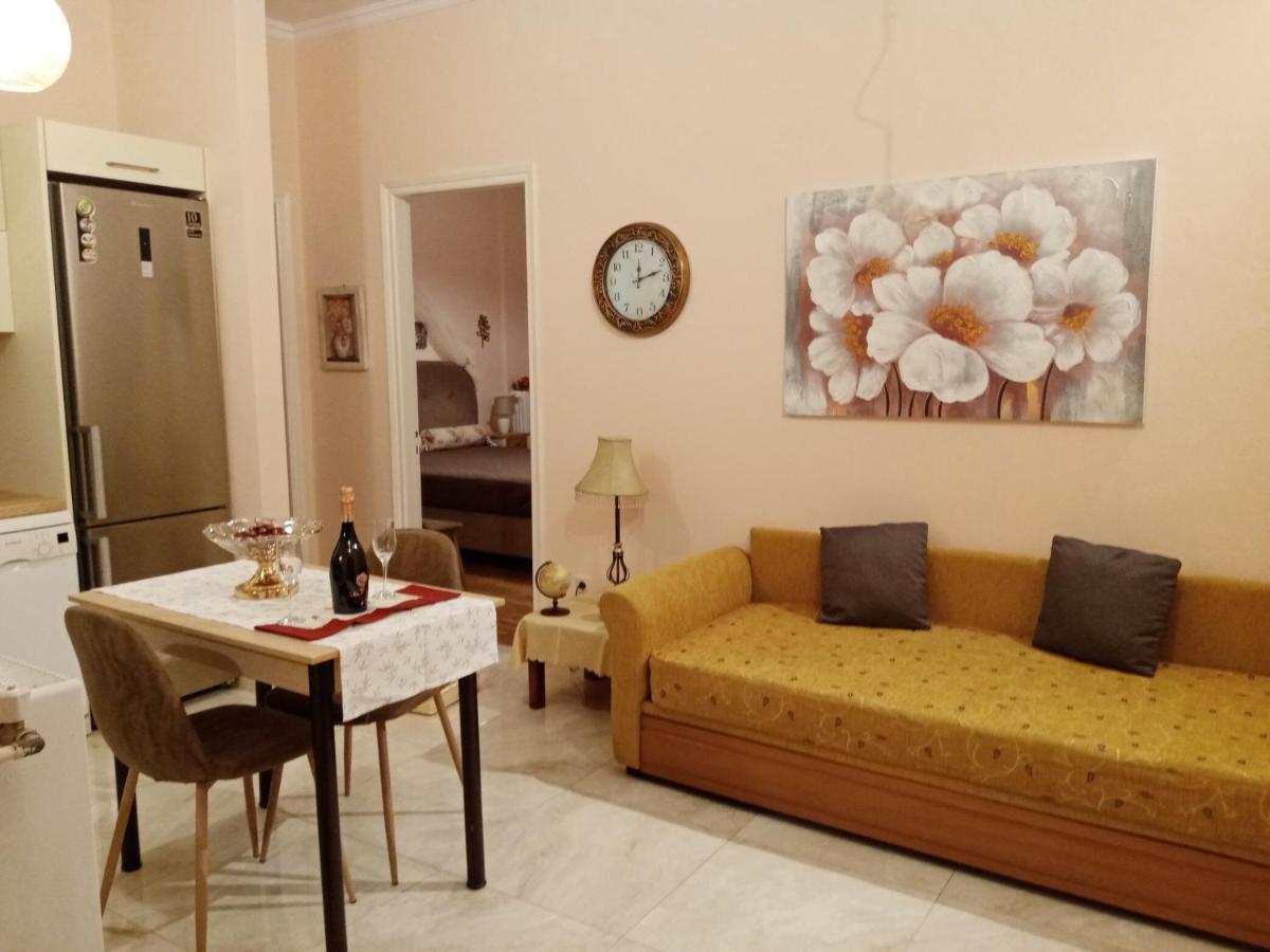 One-Bedroom Apartment - Photo 15