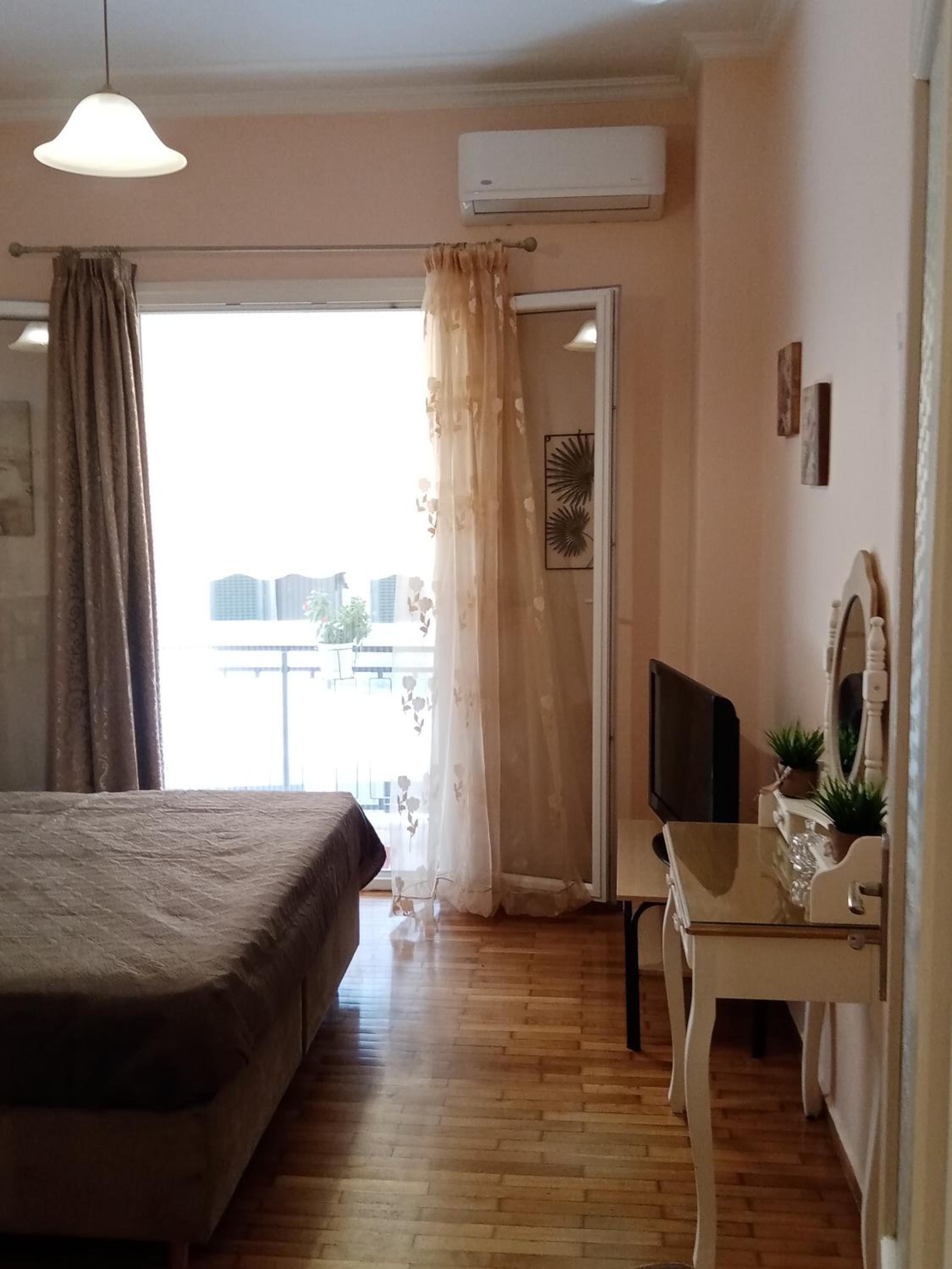 One-Bedroom Apartment - Photo 17