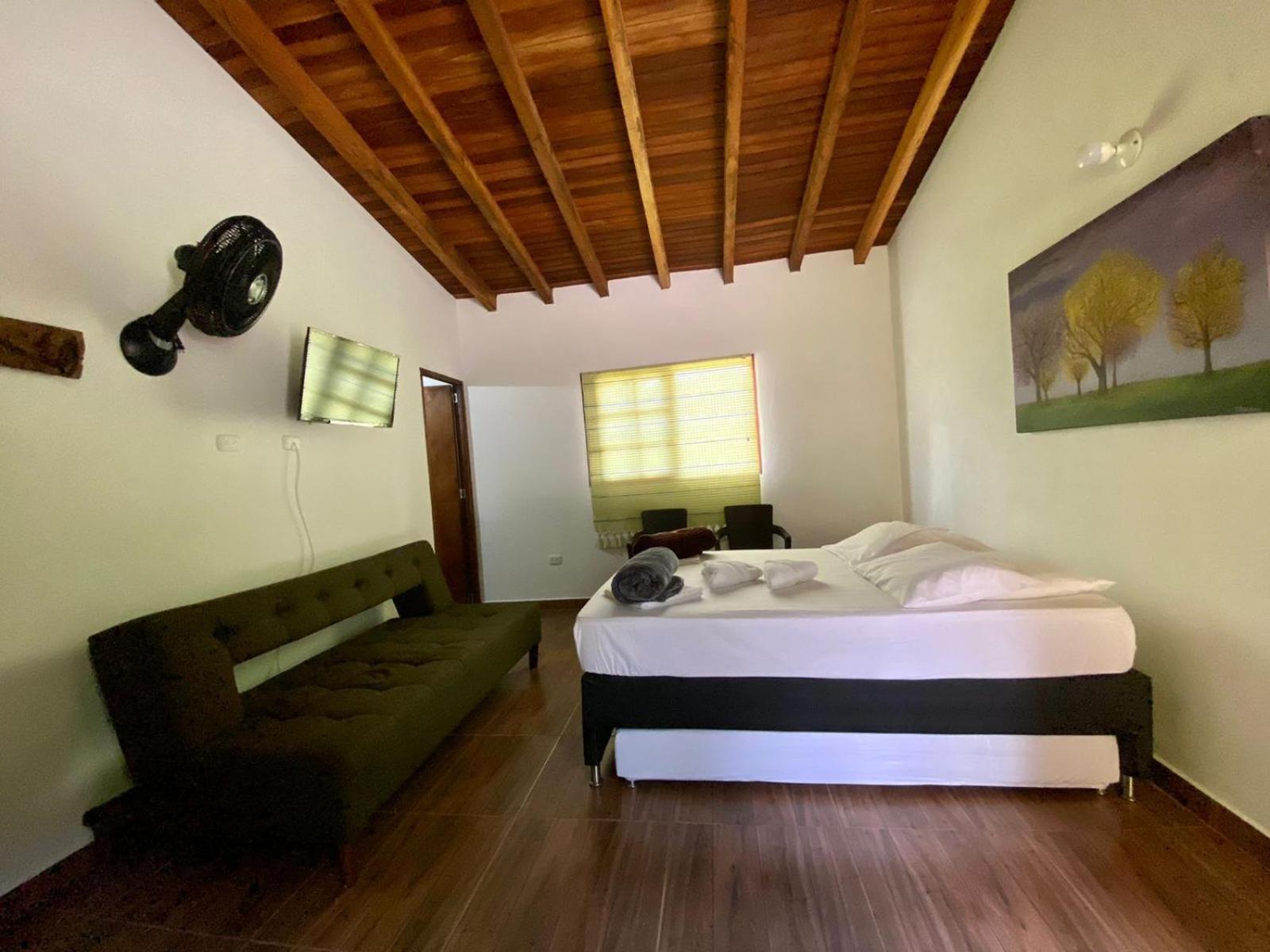 Family Room with Private Bathroom photo 1