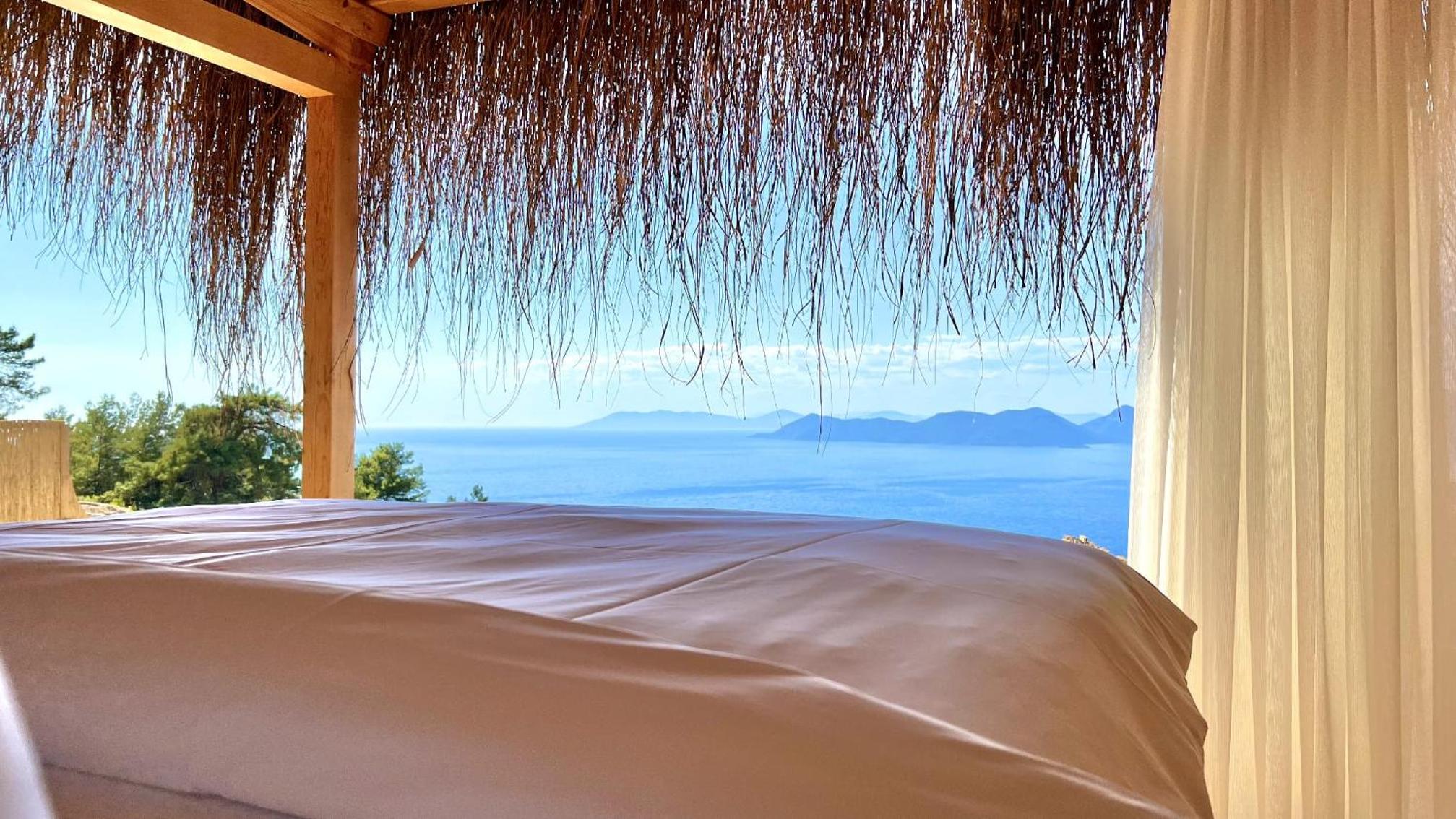 Deluxe Bungalow with Sea View photo 3