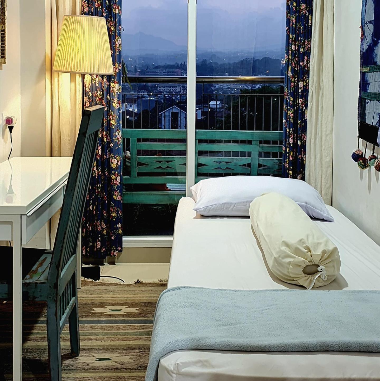 Three-Bedroom Apartment - Photo 6