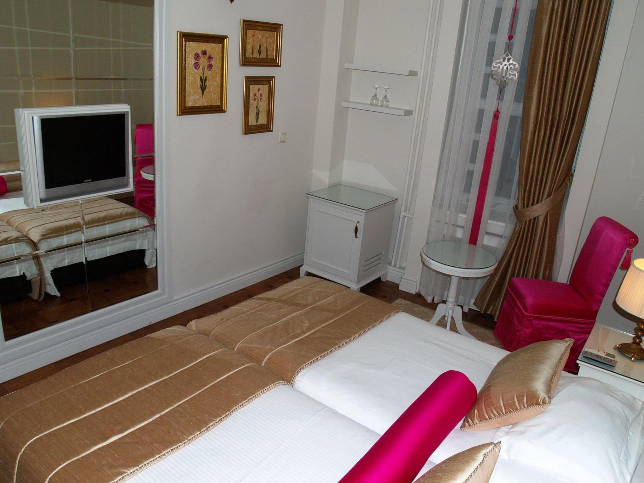 Double or Twin Room photo 3