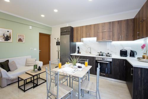 Apartment with Balcony photo 1