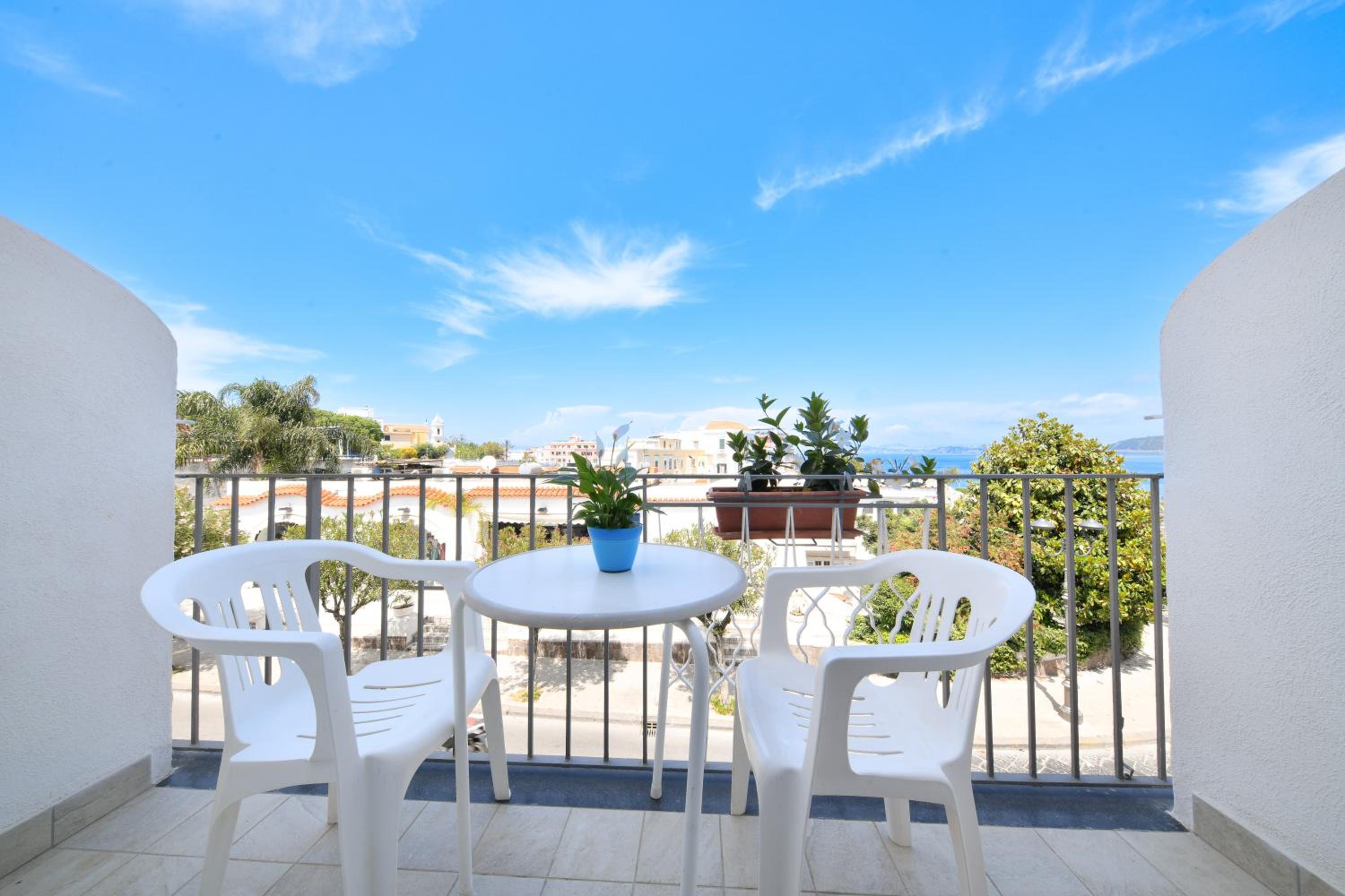 Double Room with Sea View - Photo 6