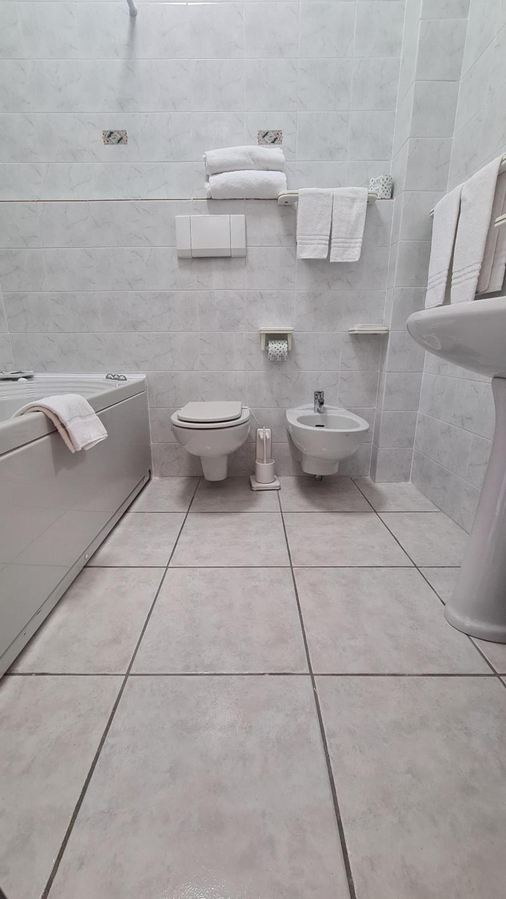 Double Room with Private Bathroom photo 2