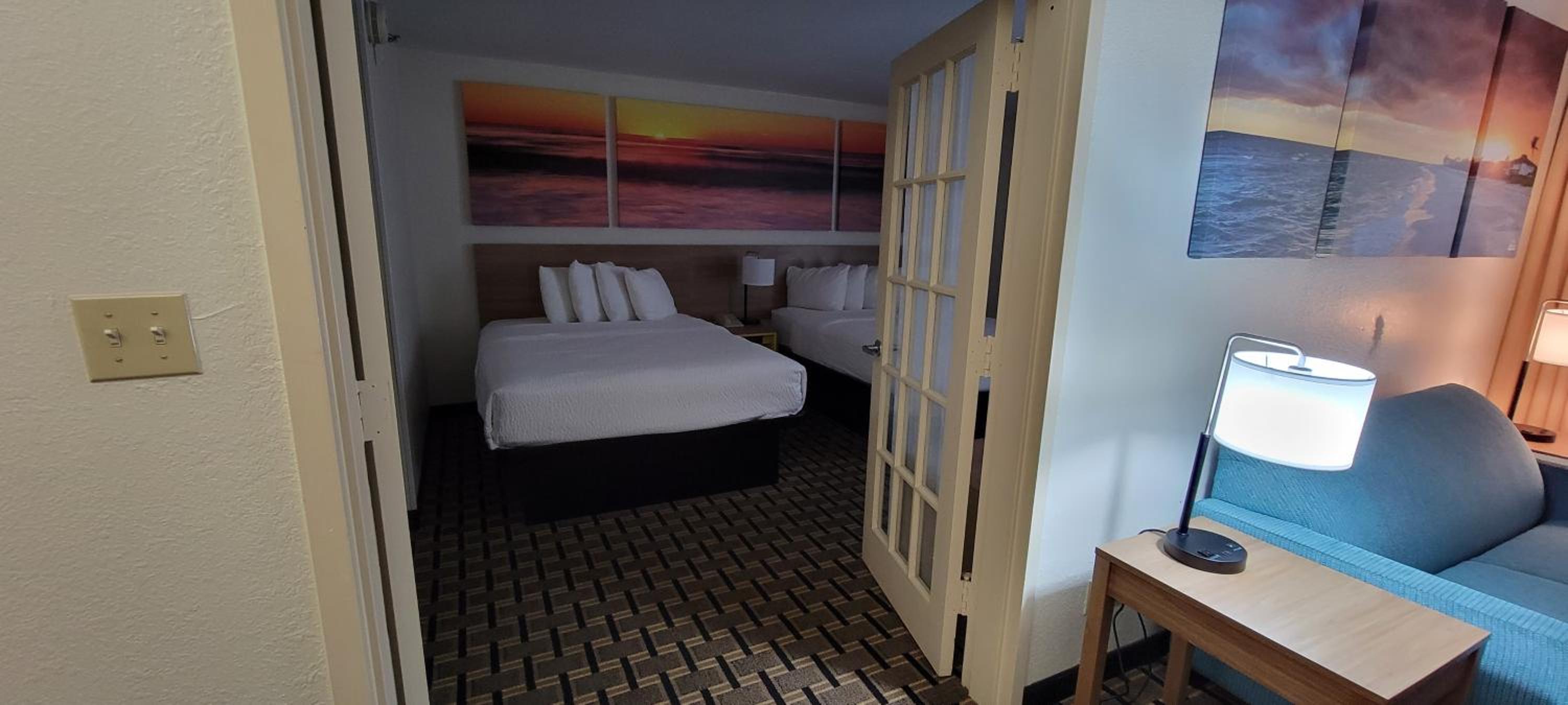 Suite With Two Queen Beds - Non-Smoking photo 1