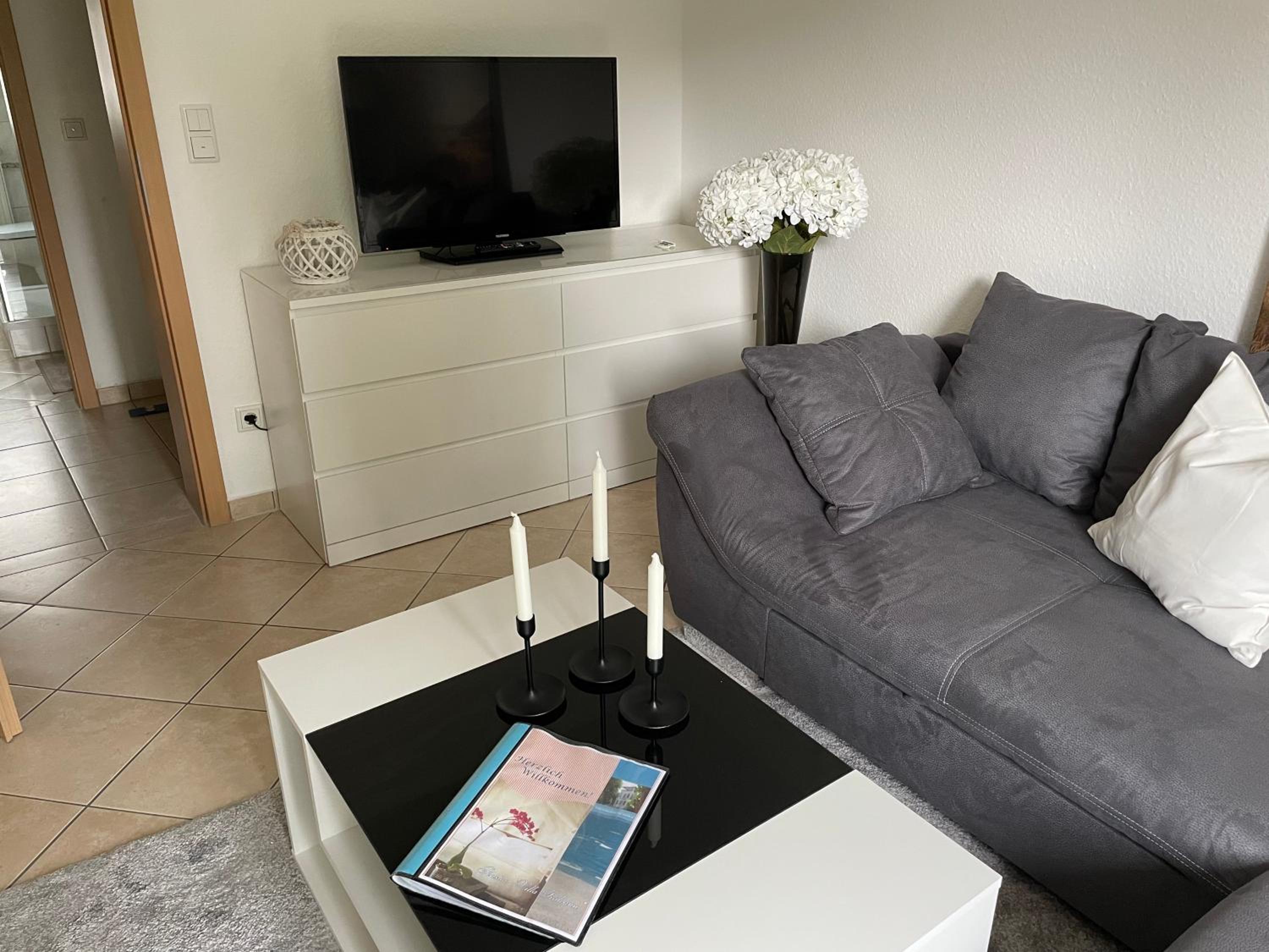 One-Bedroom Apartment photo 1
