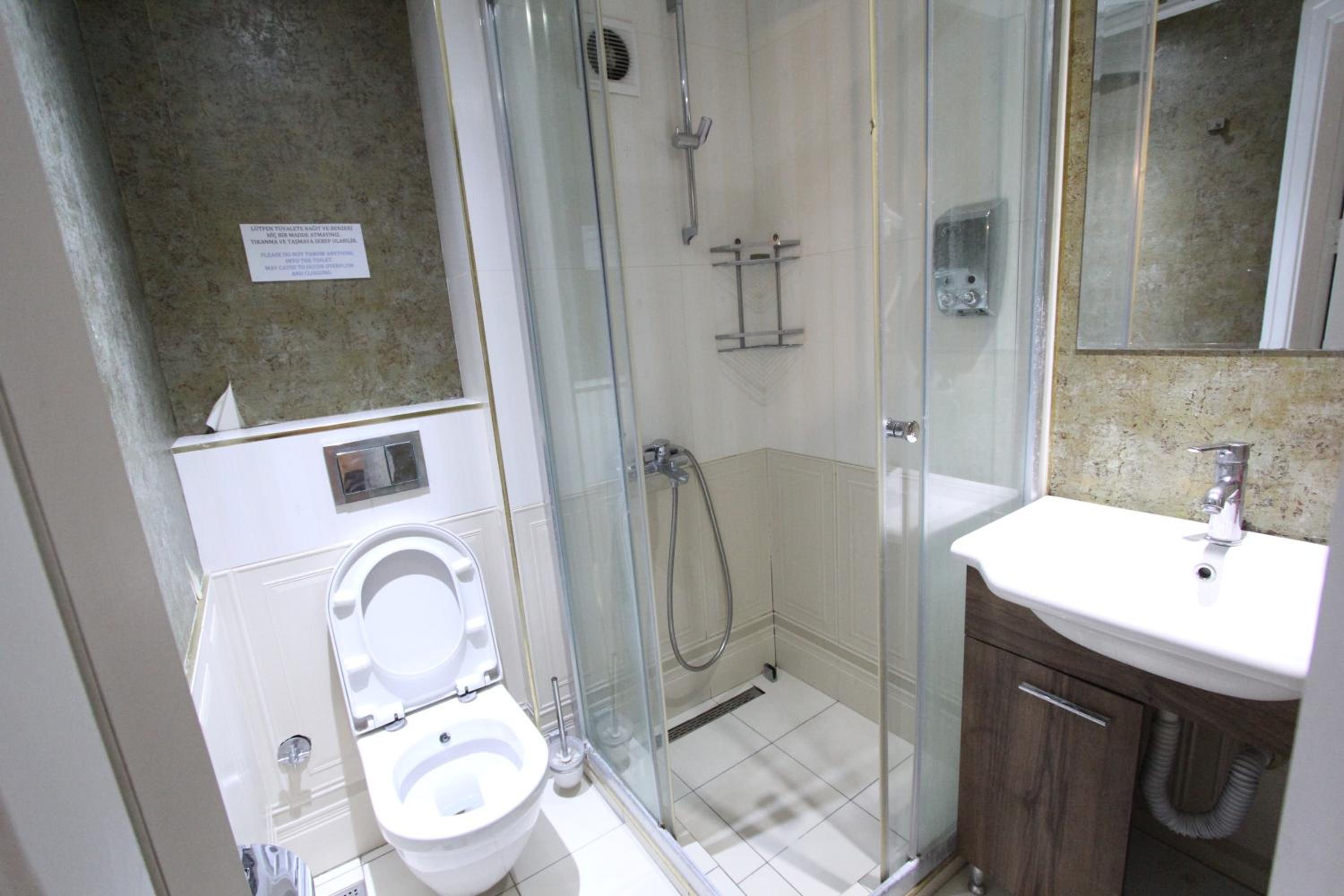 Family Room With Bathroom photo 2