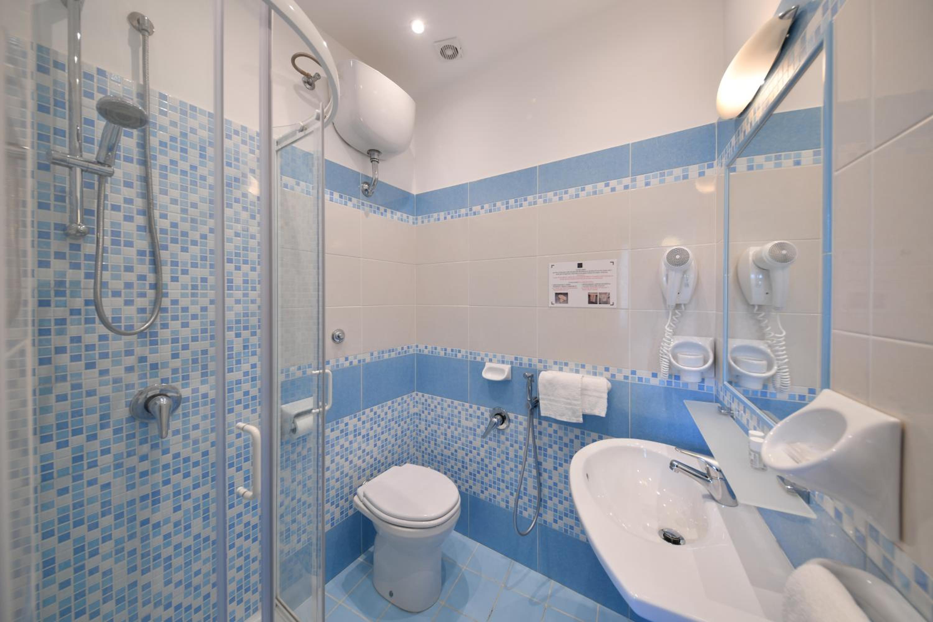 Classic Double Room - Photo 3