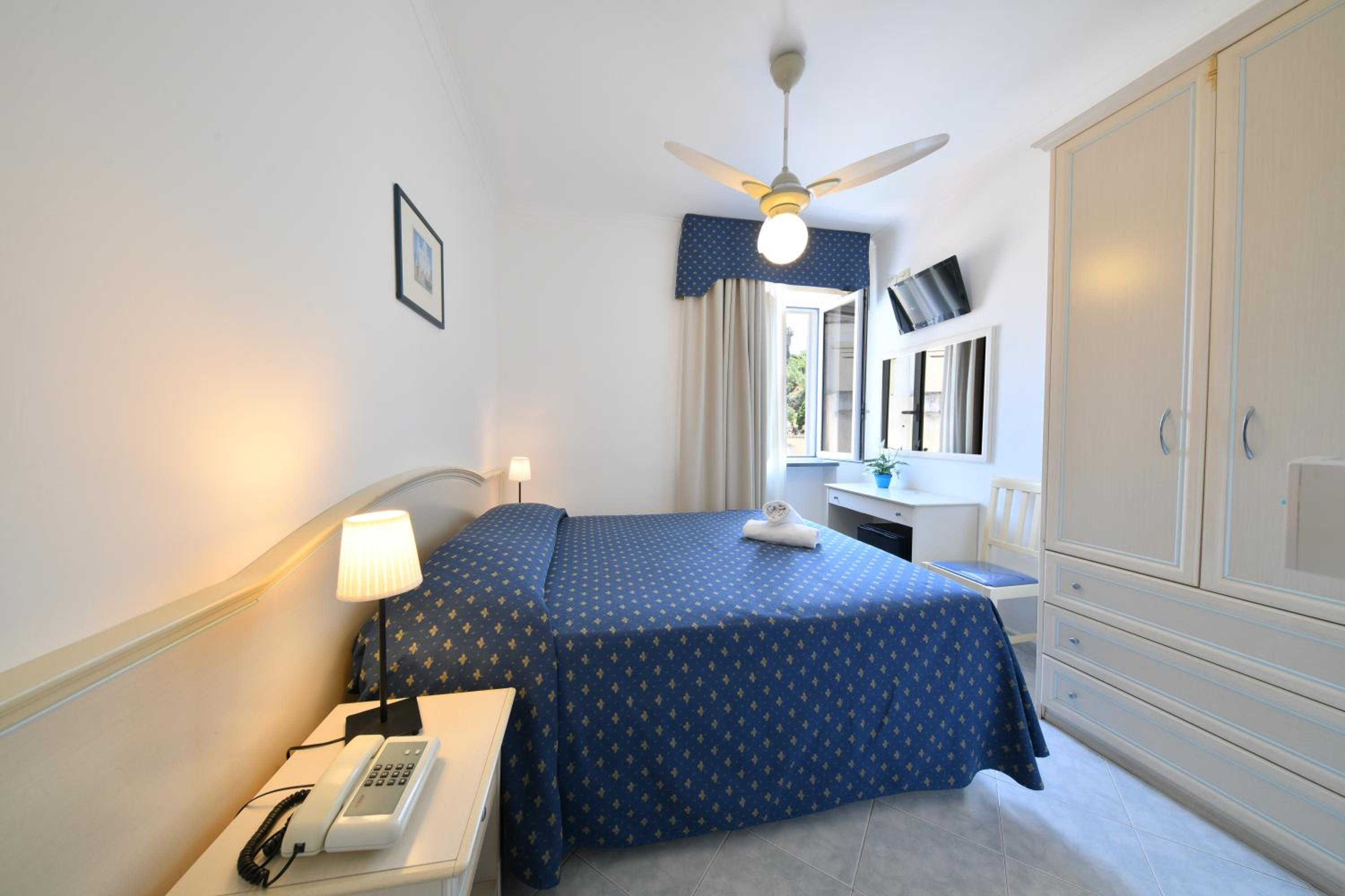 Classic Double Room - Photo 2