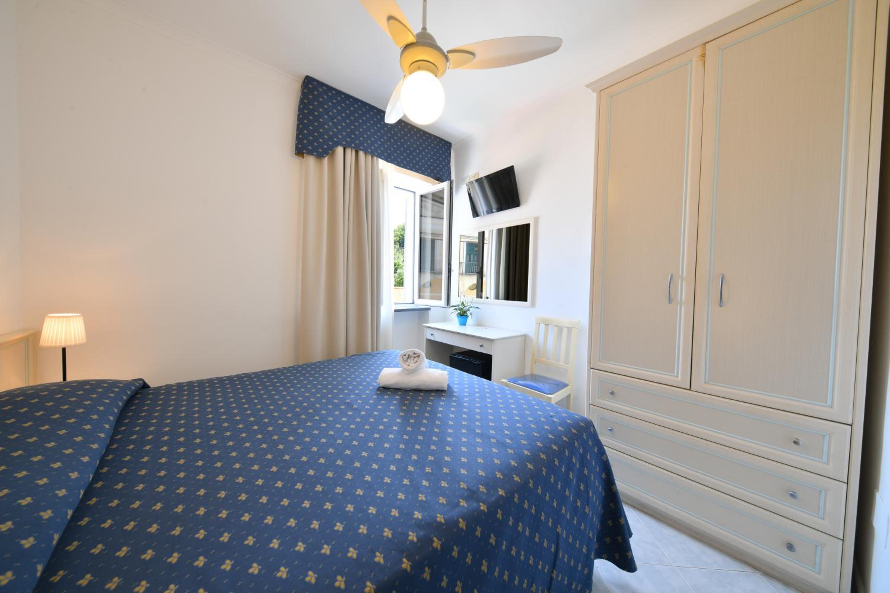 Classic Double Room - Photo 1