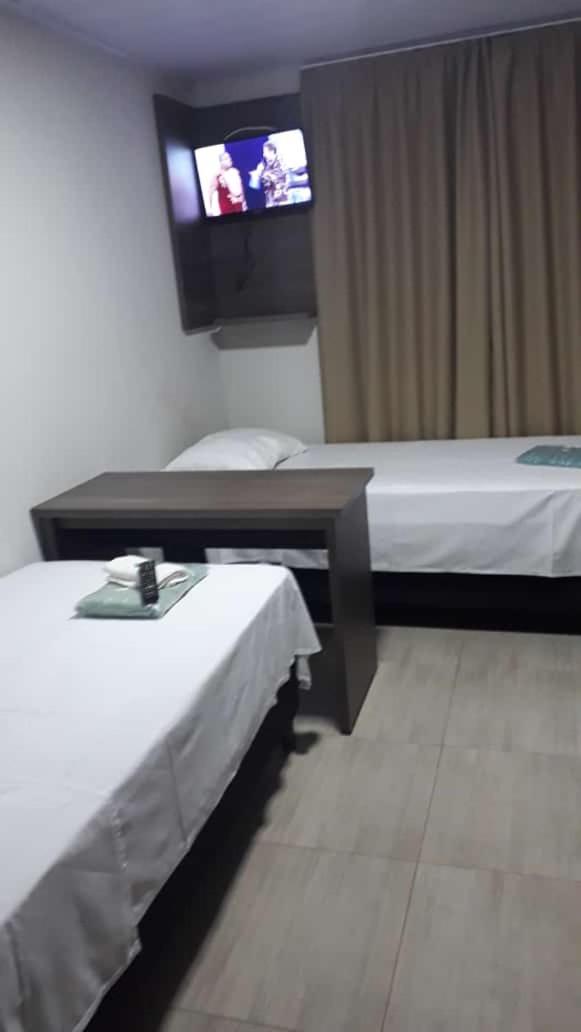 Budget Twin Room - Photo 2