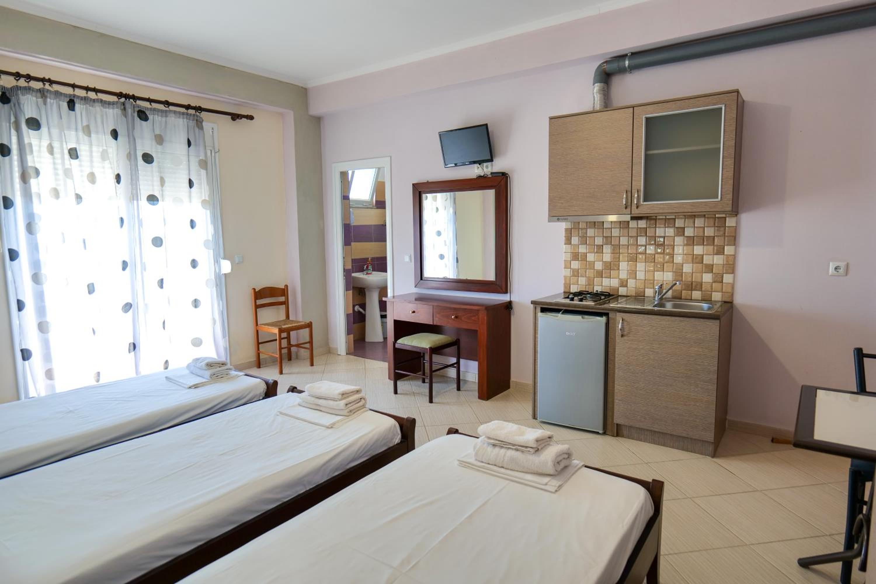 Triple Room with Balcony photo 3
