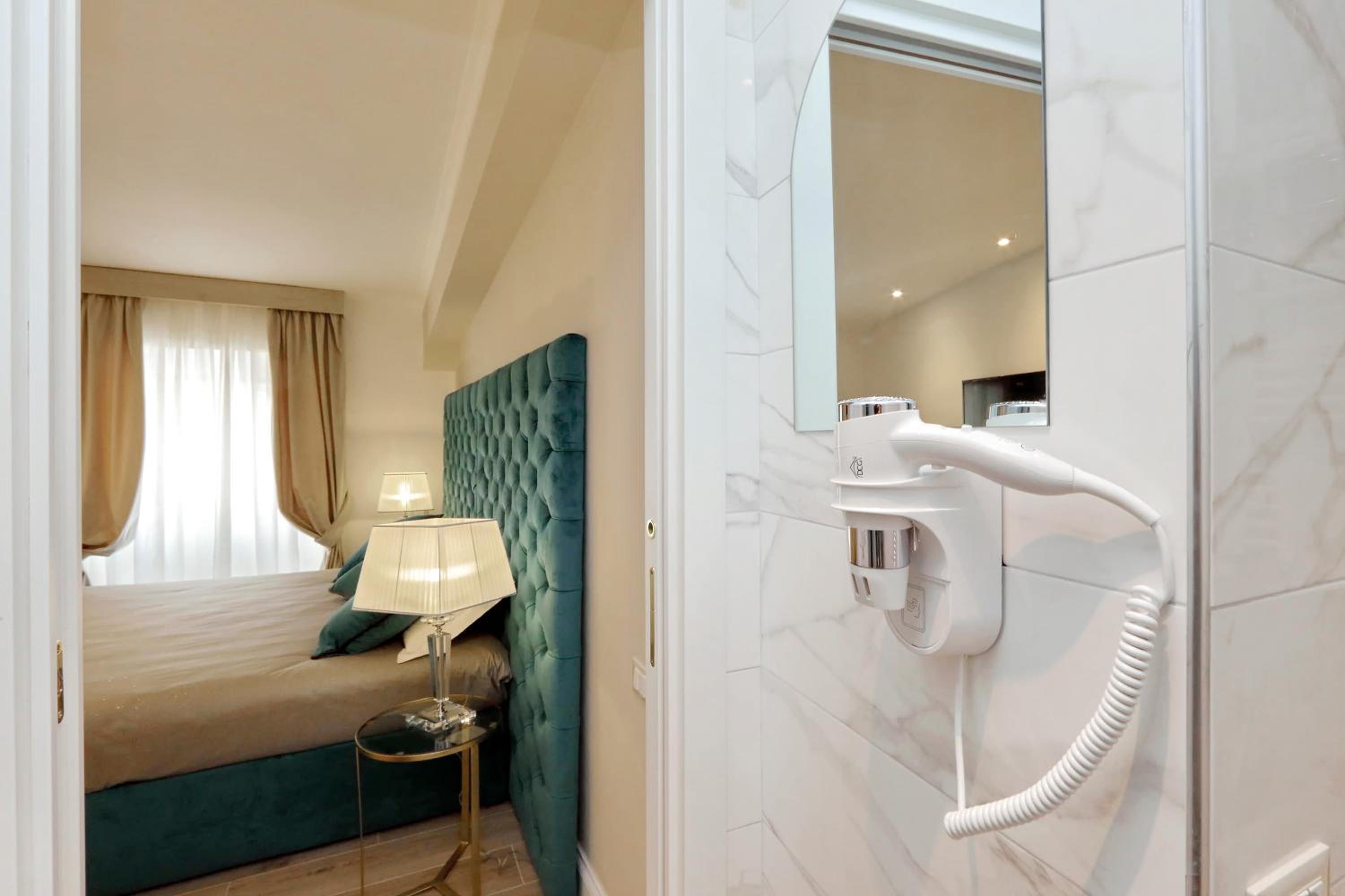 Standard Double Room photo 2