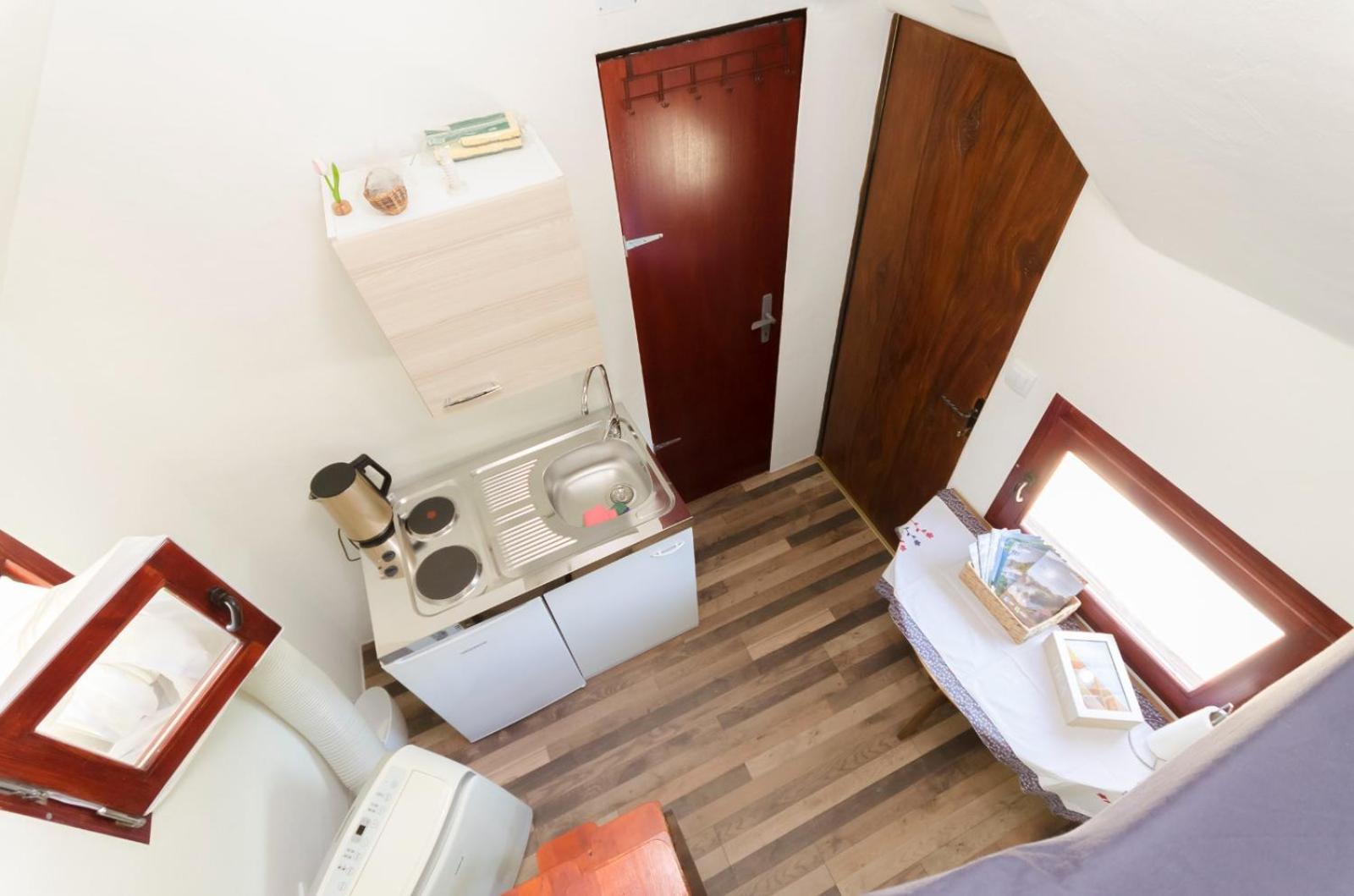 Mobile Home - Photo 19