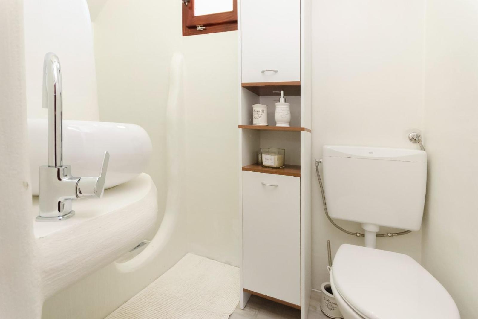 Mobile Home - Photo 12