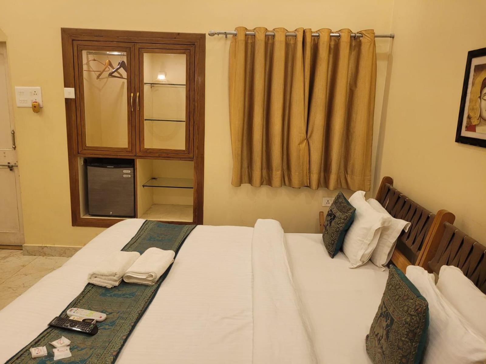 Deluxe Triple Bed Room City View - Photo 26