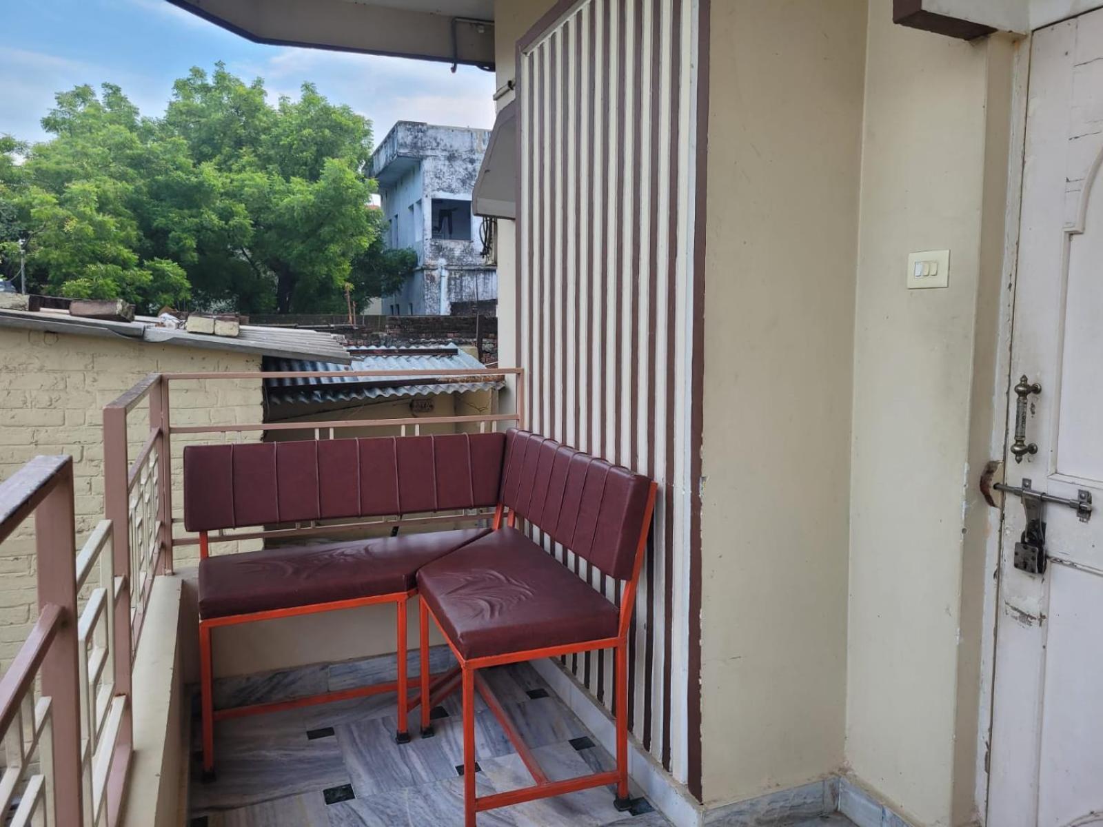 Deluxe Triple Bed Room City View - Photo 20
