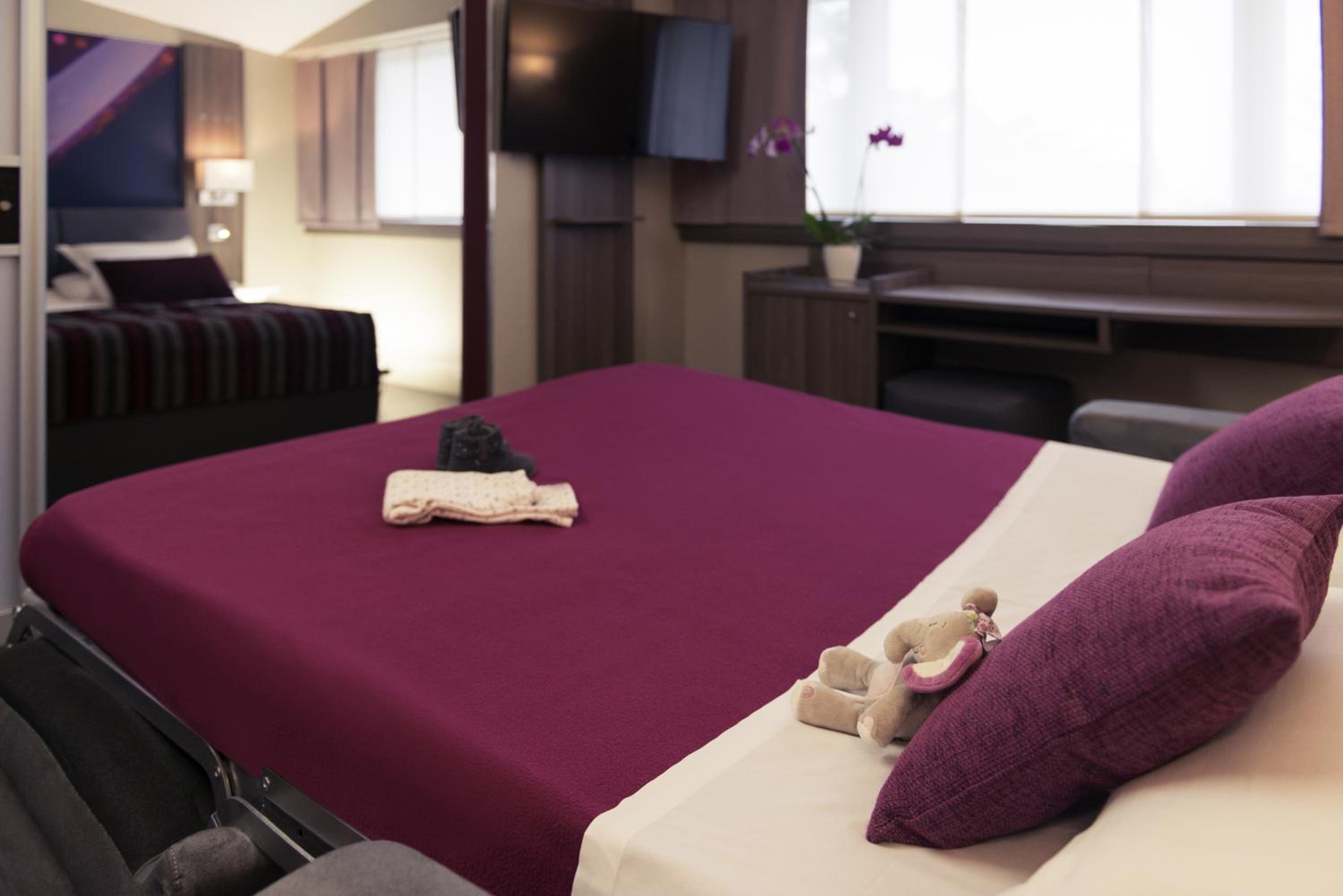 Suite with One Double Bed and Sofa Bed - Photo 2