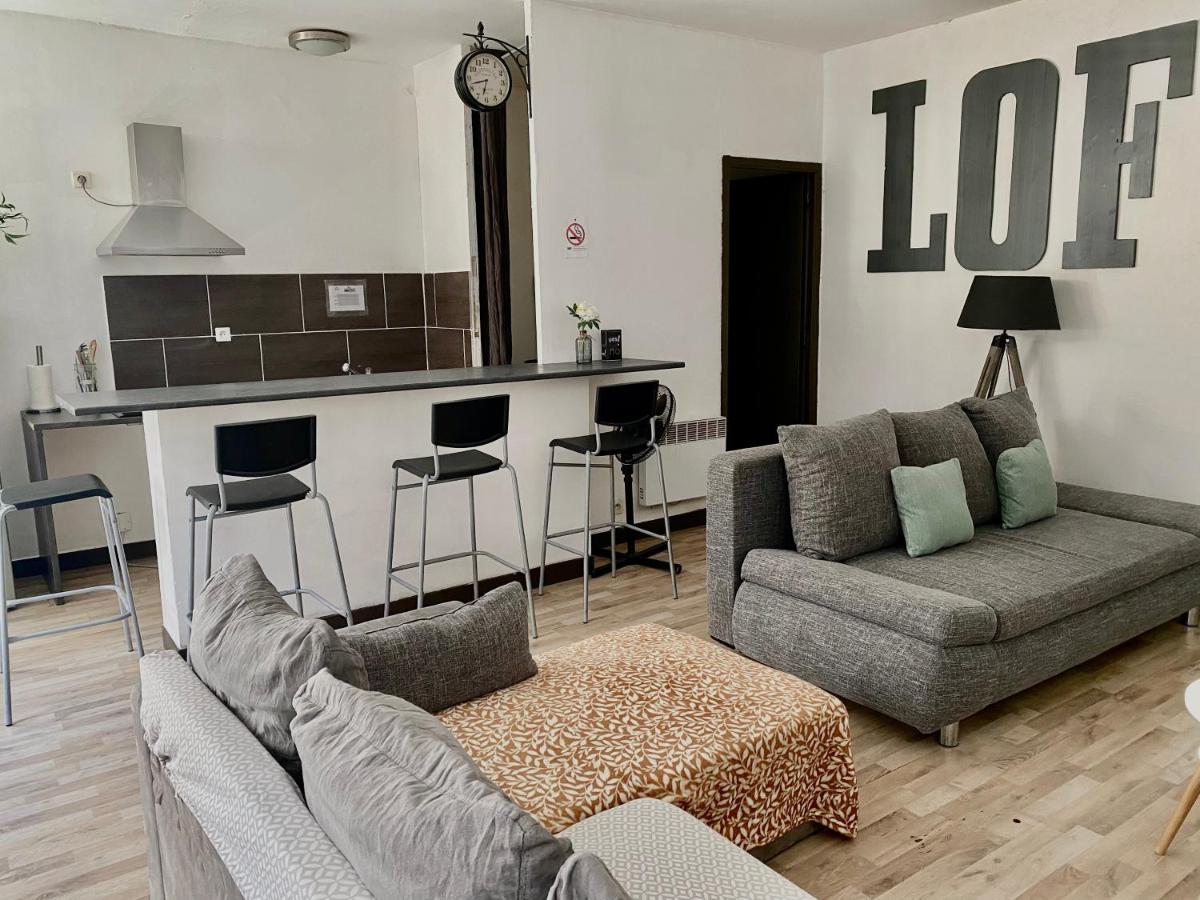 Apartment with Terrace photo 2