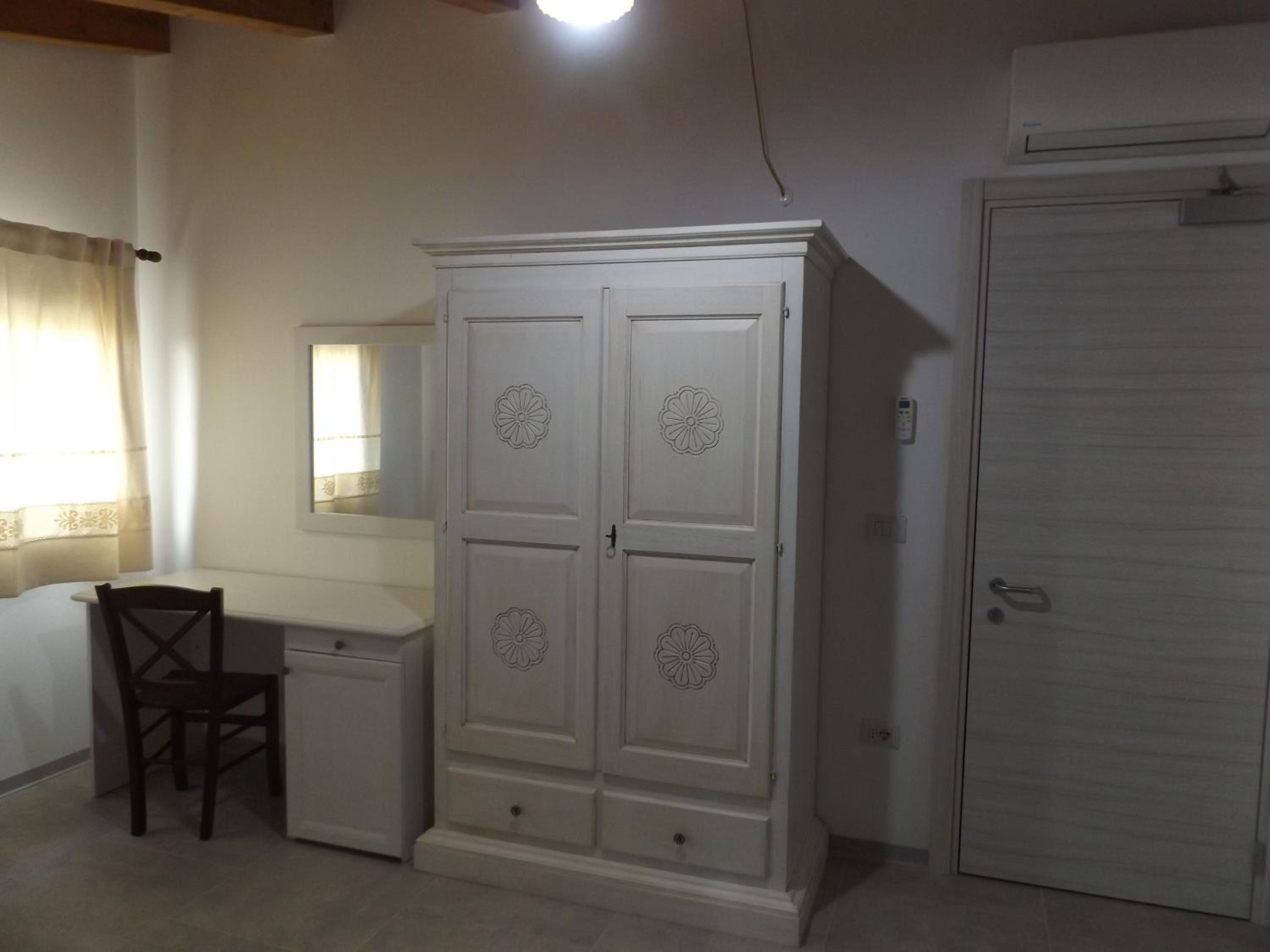 Double or Twin Room photo 2