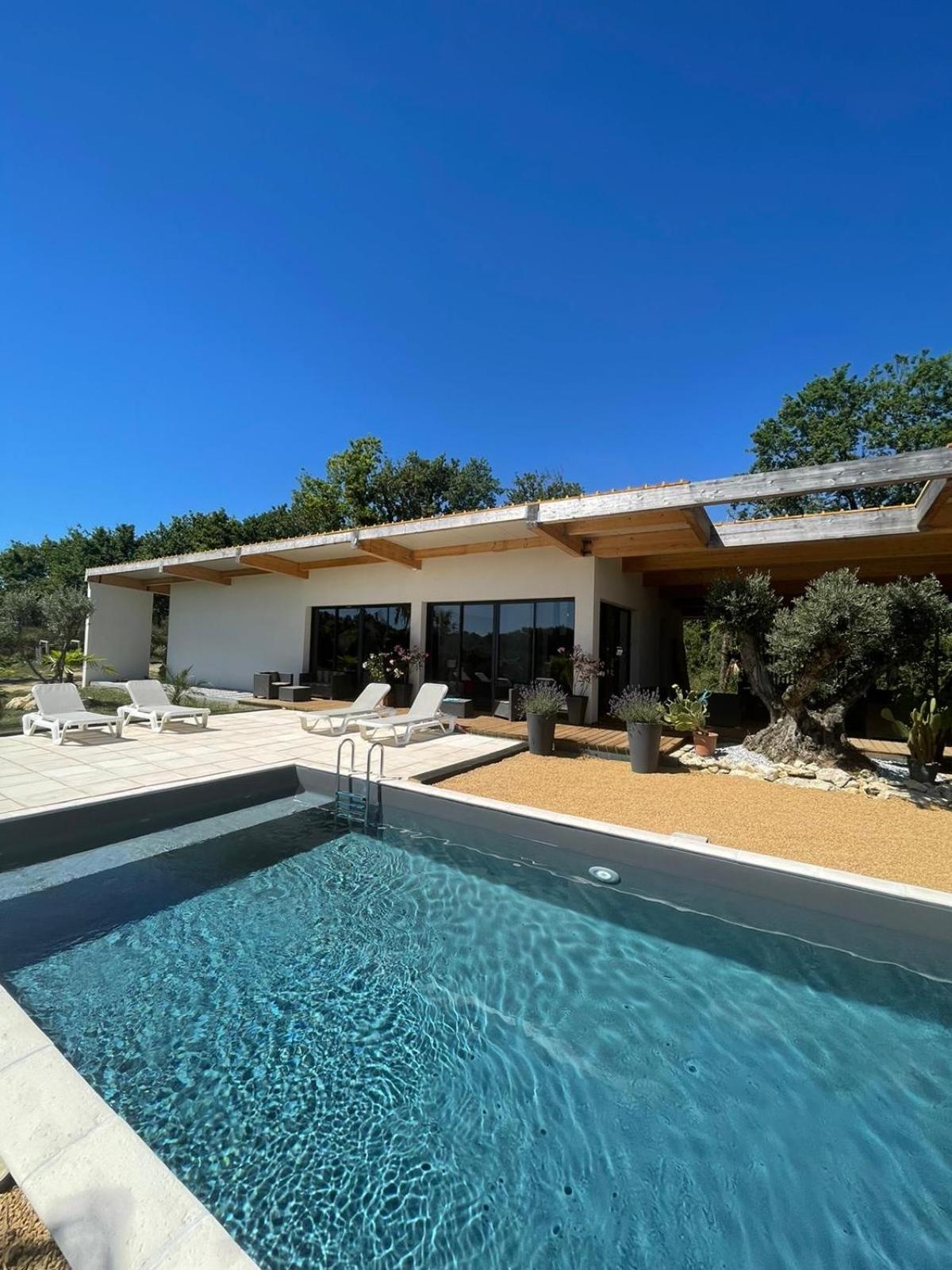 Double Room with Pool View - Photo 6