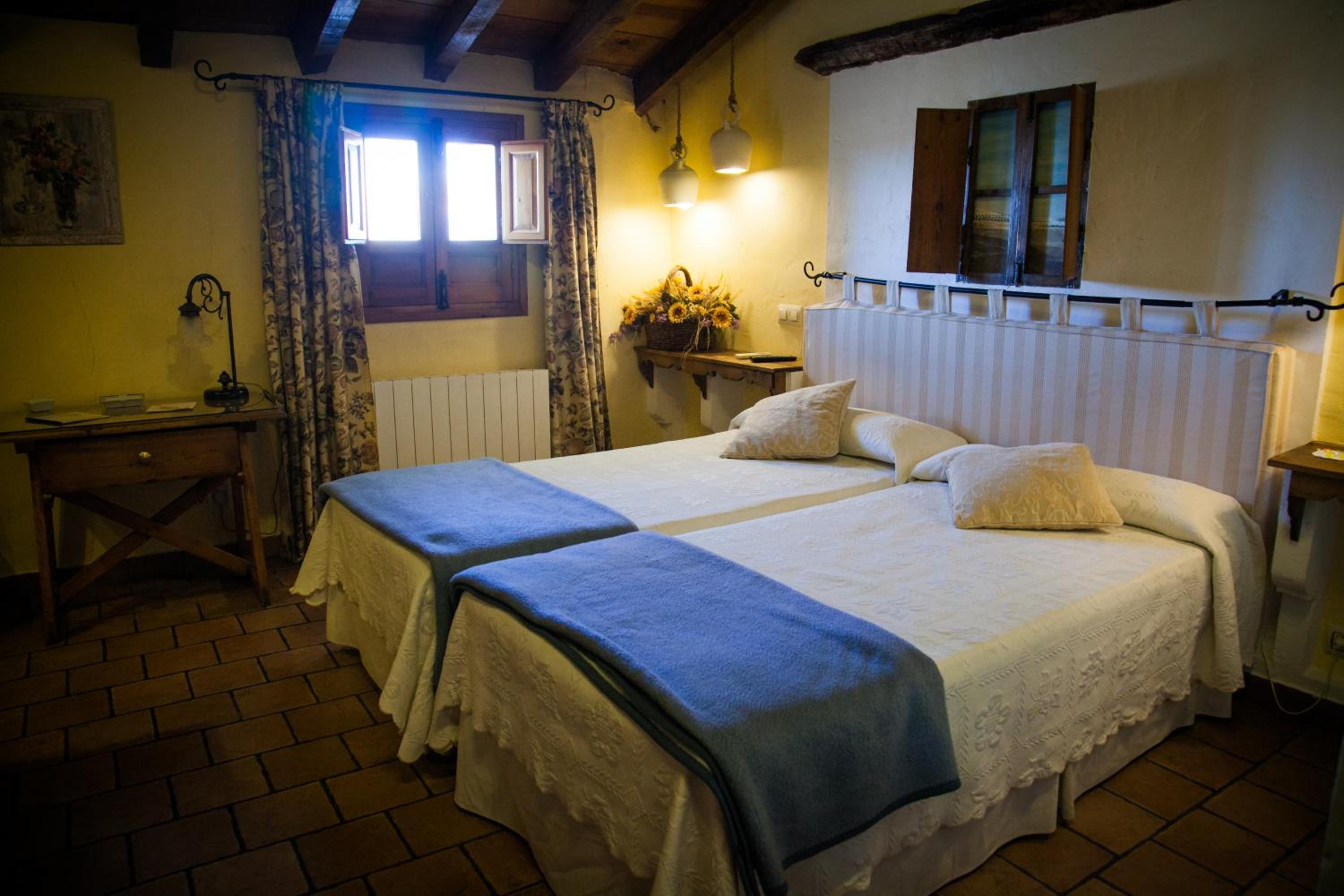Double or Twin Room - Photo 2