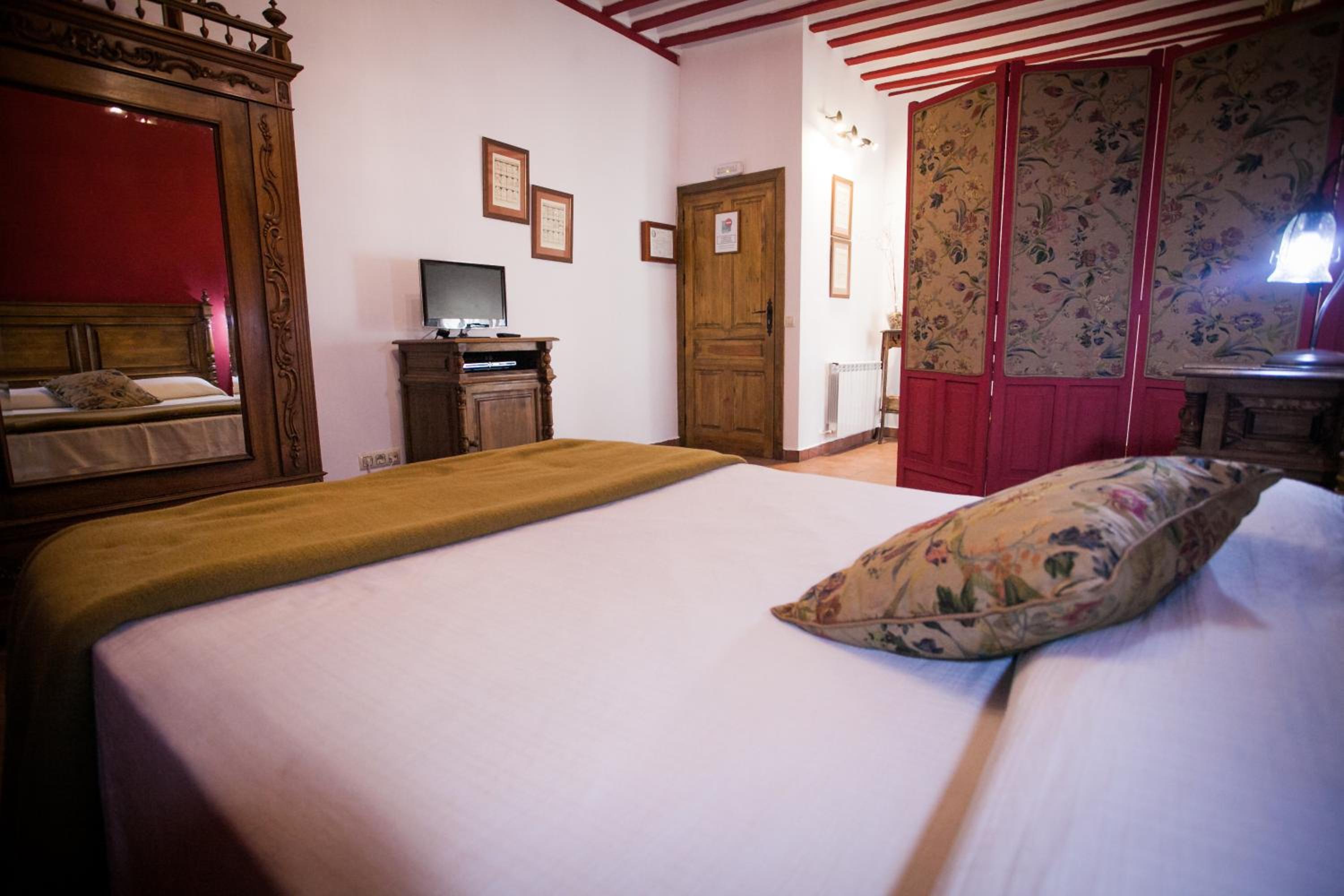 Double or Twin Room with Sitting Area - Photo 3